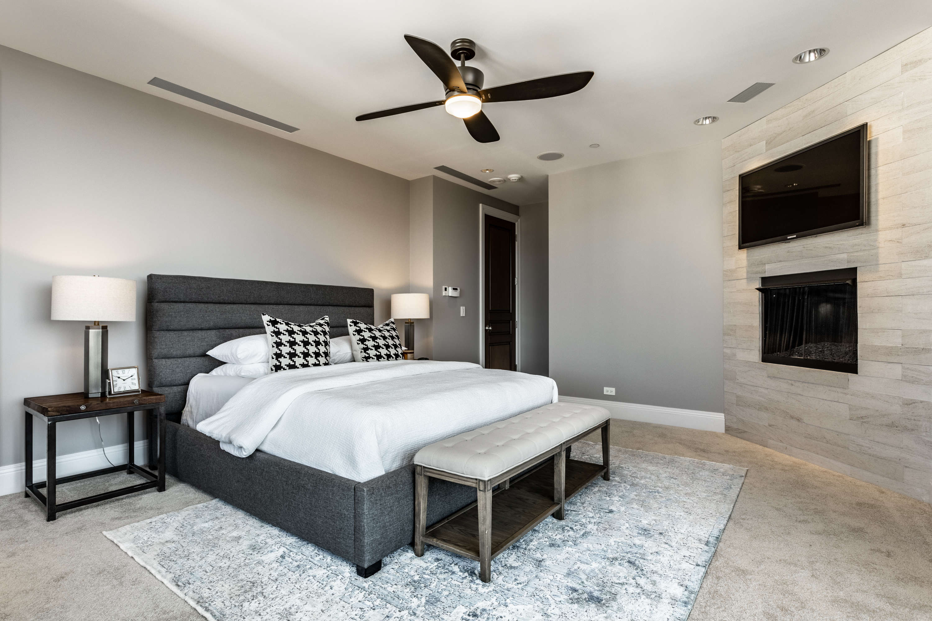 1 N Illinois Street Unit: 1902