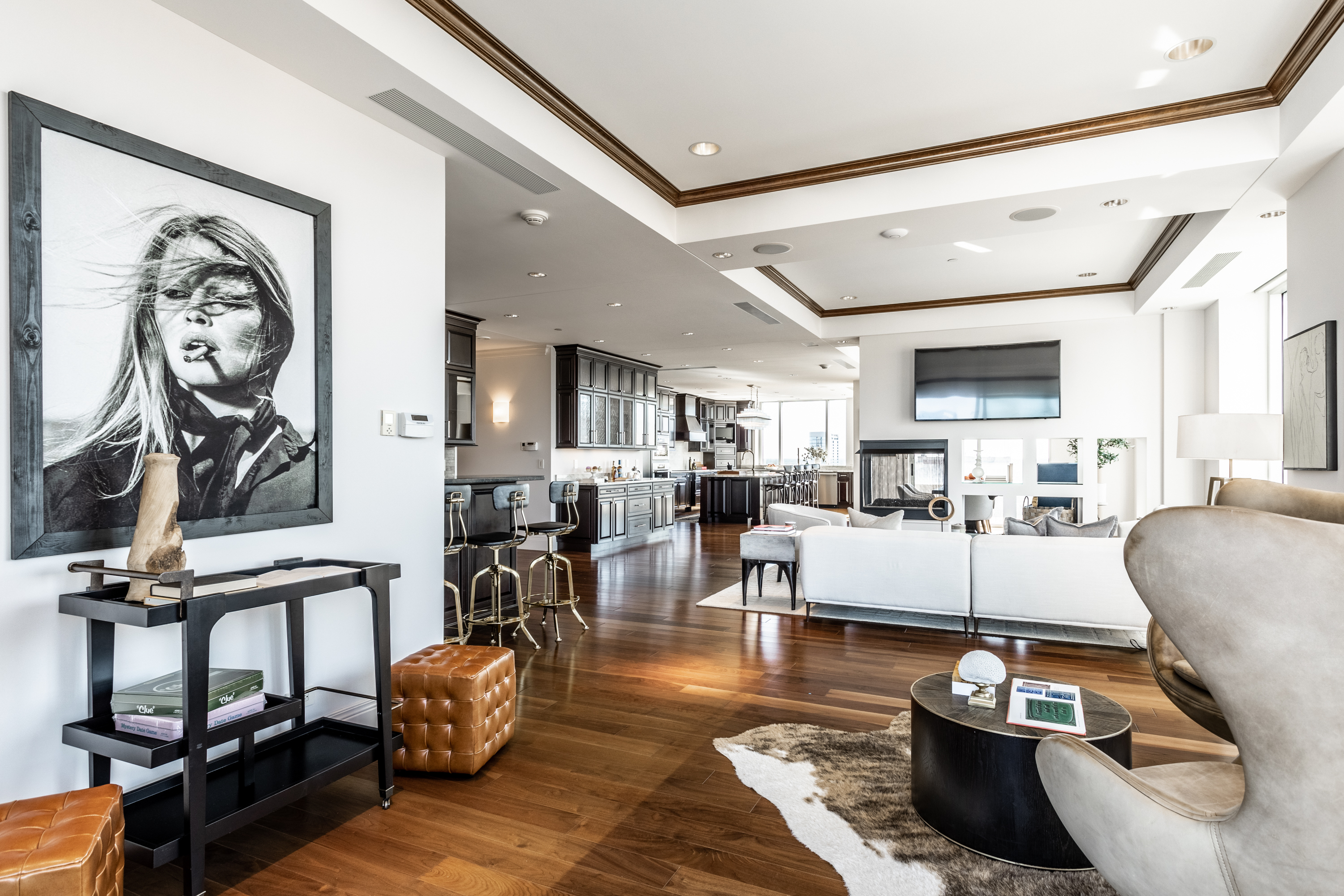 1 N Illinois Street Unit: 1902