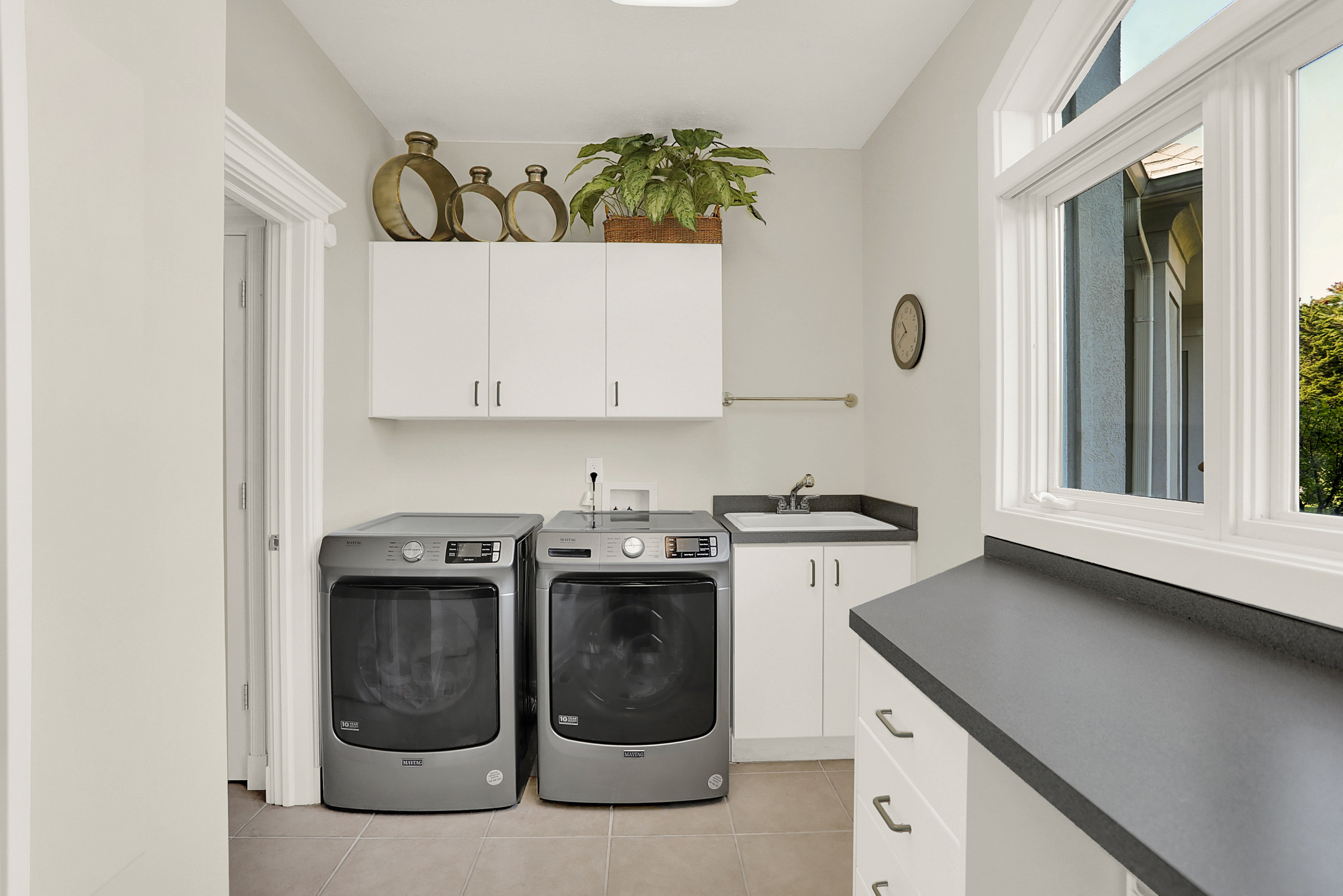 15909 Oak Park Court