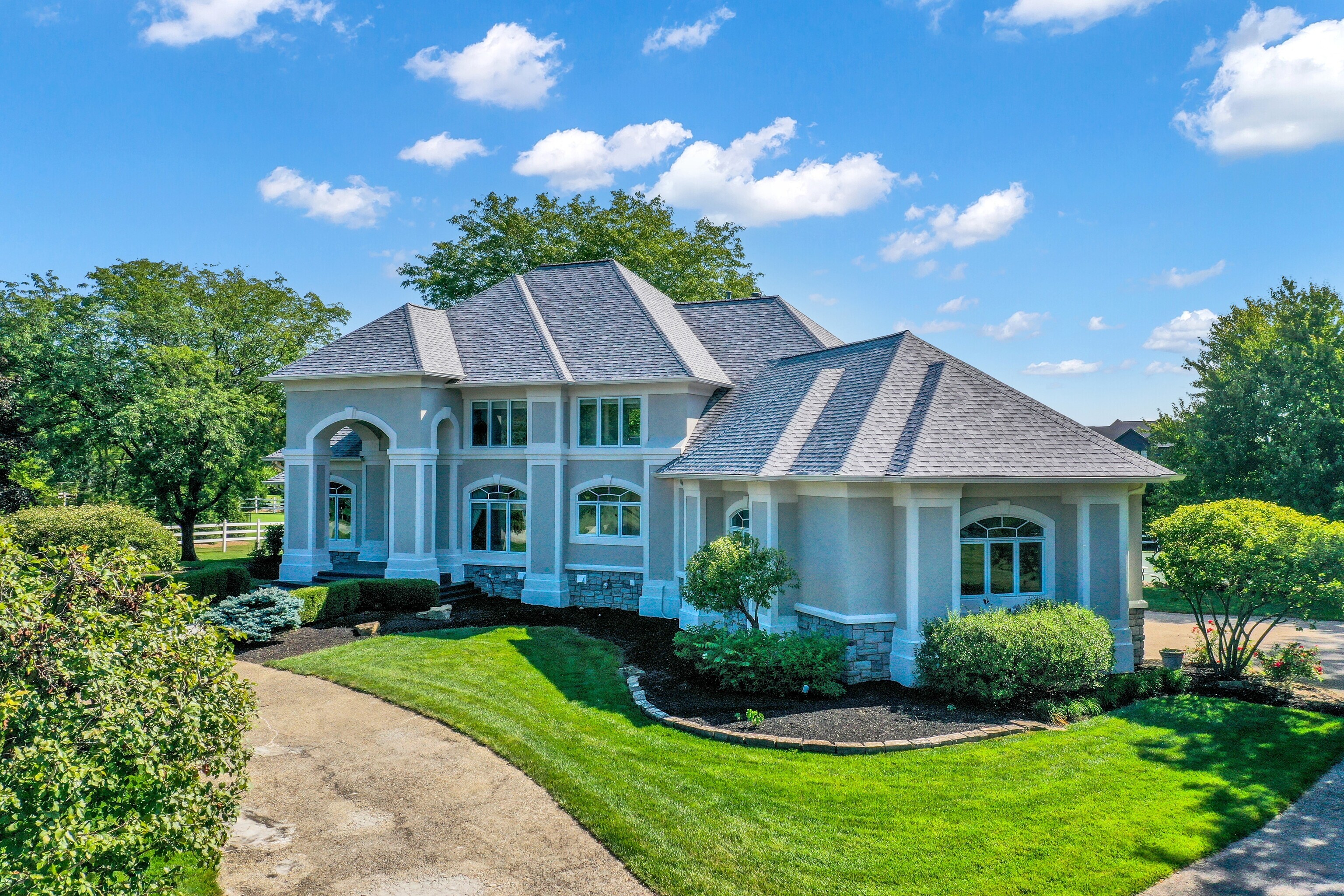 15909 Oak Park Court