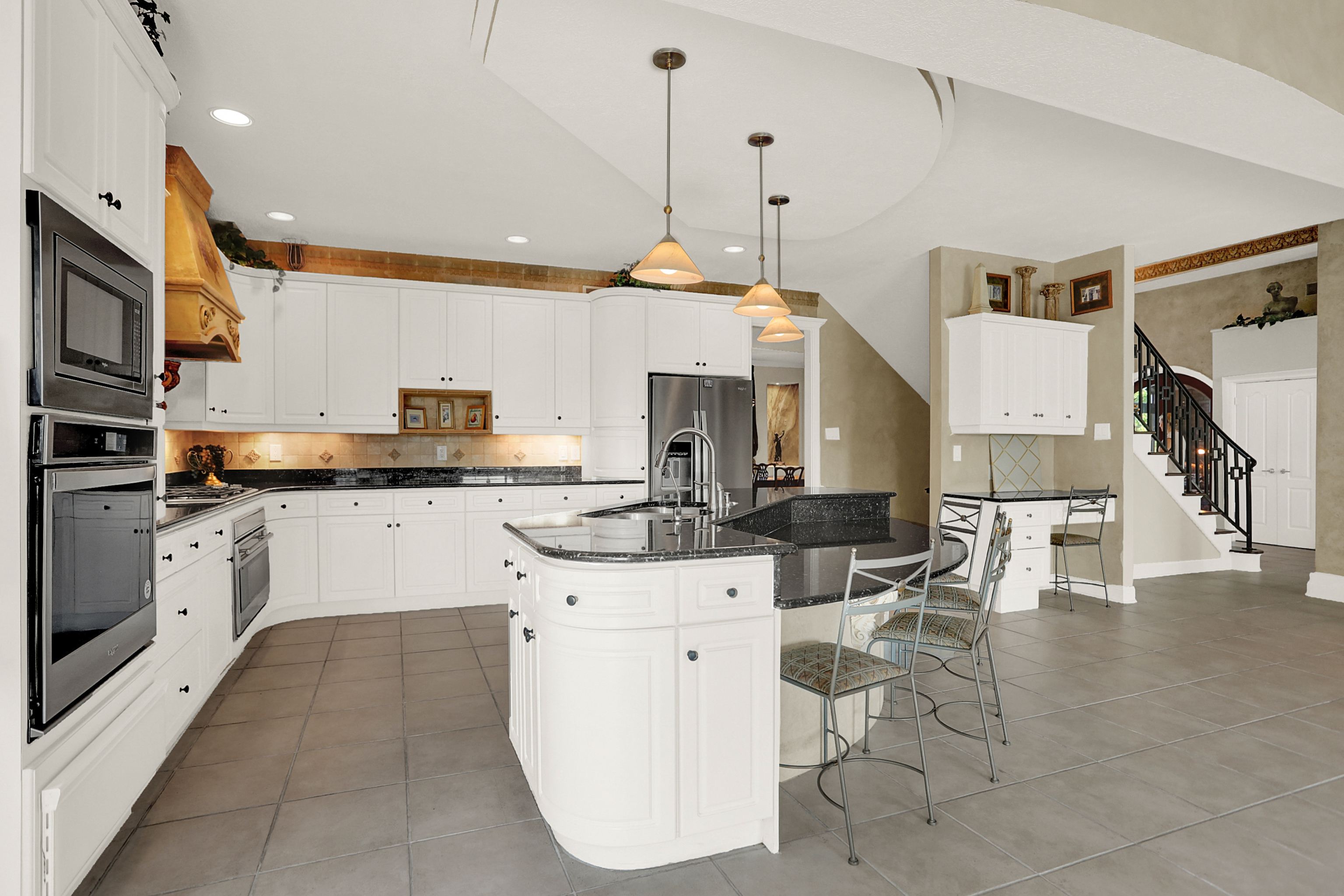 15909 Oak Park Court