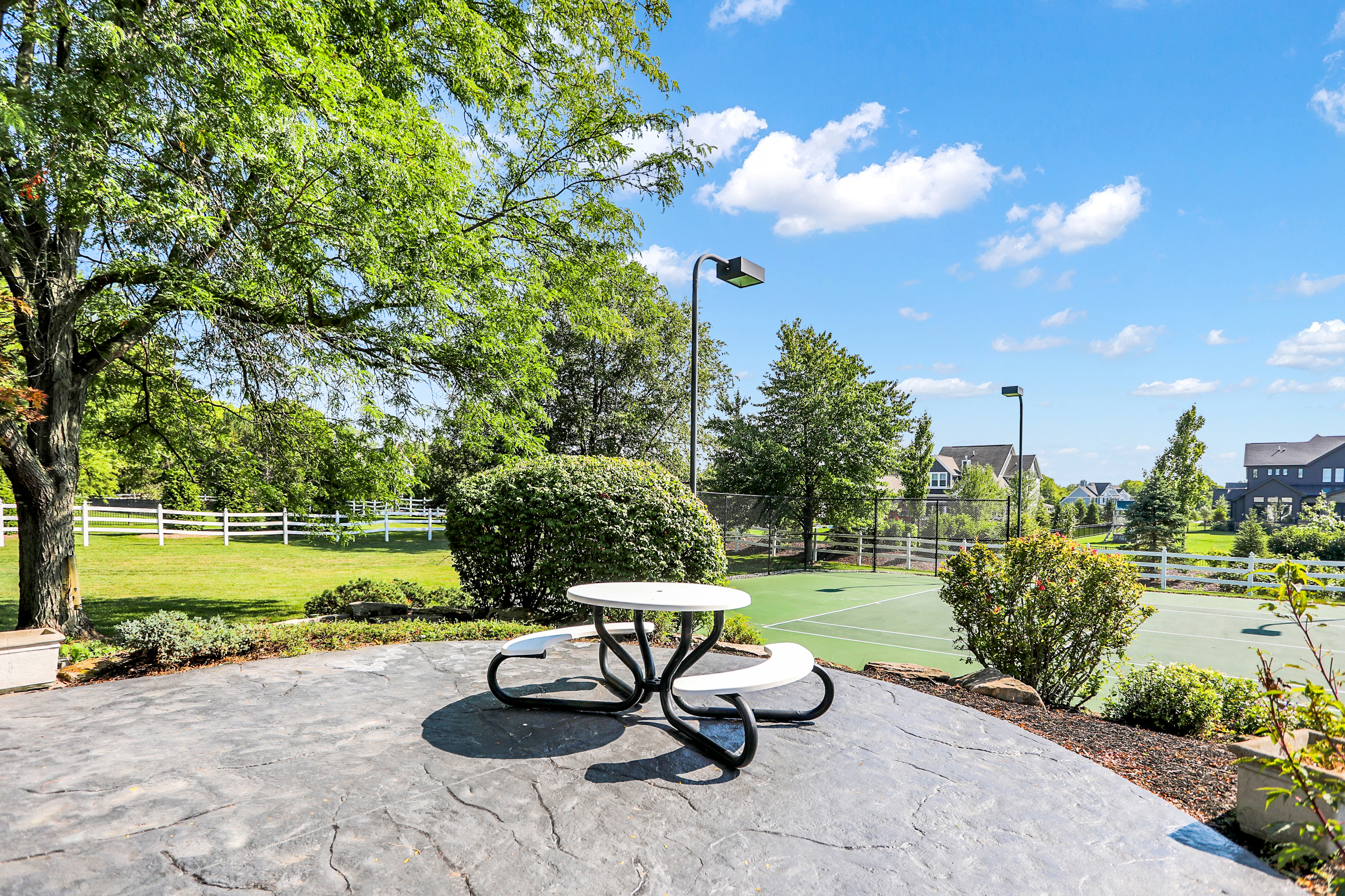 15909 Oak Park Court