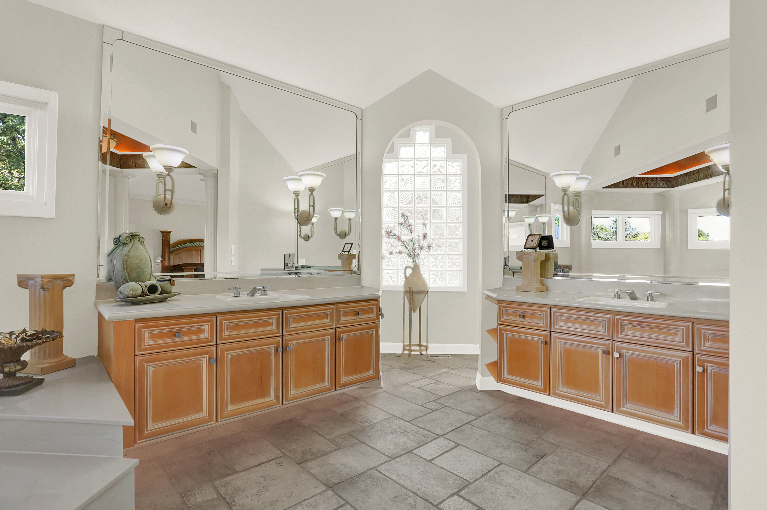 15909 Oak Park Court