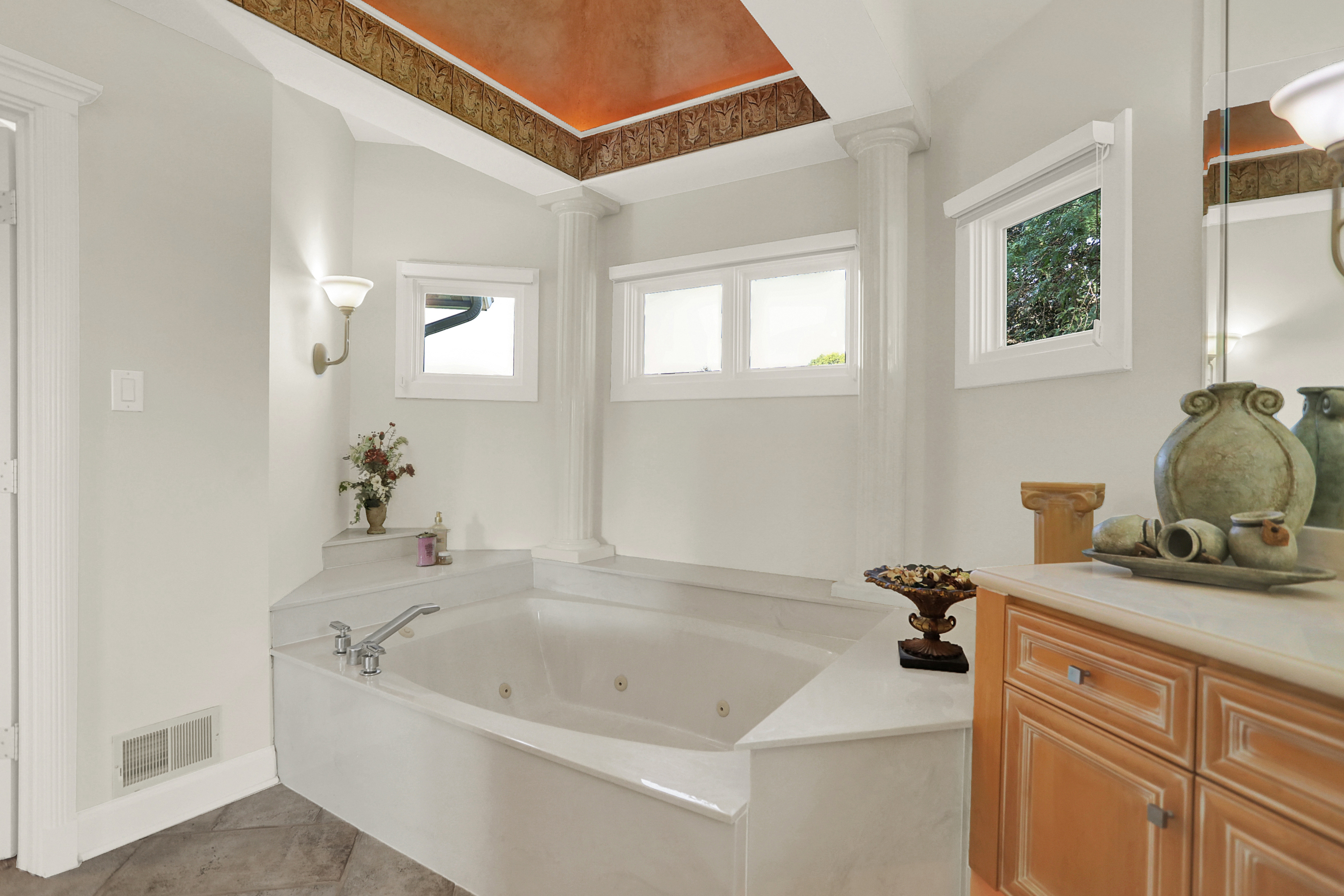 15909 Oak Park Court