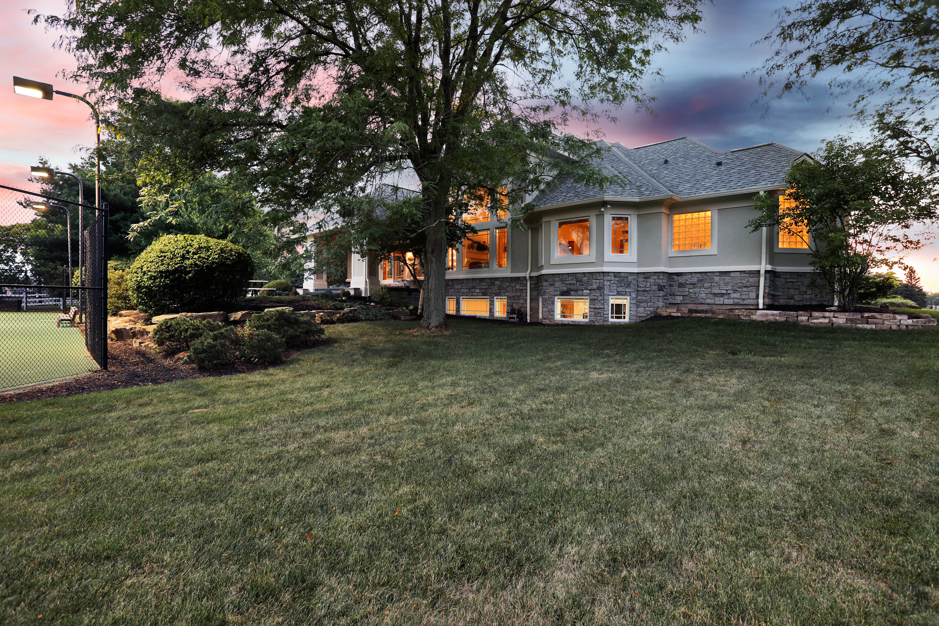 15909 Oak Park Court