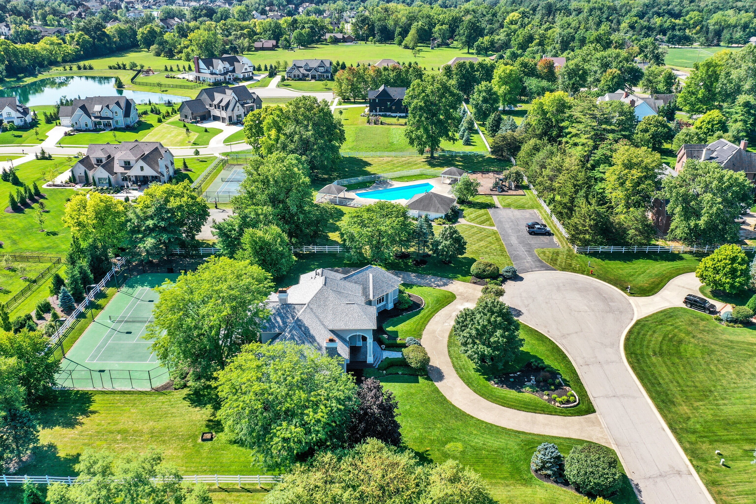 15909 Oak Park Court