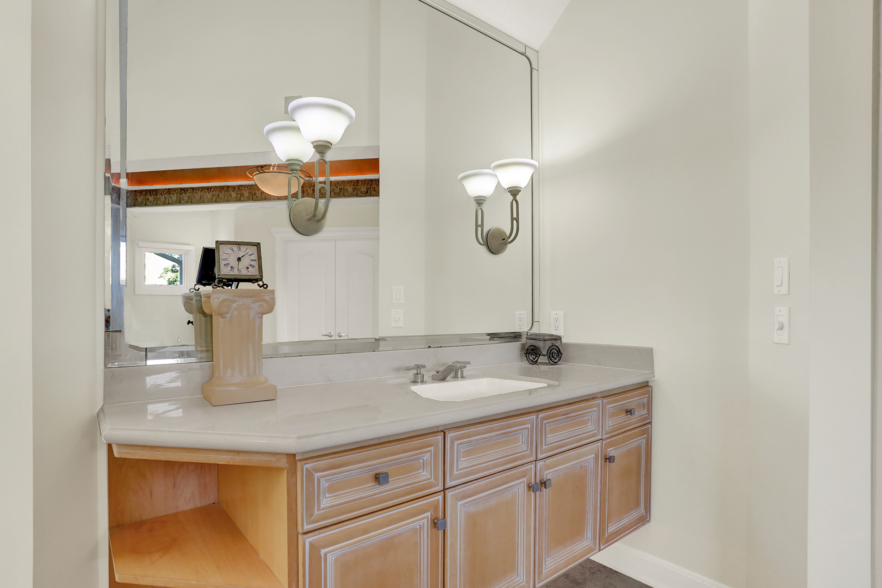 15909 Oak Park Court