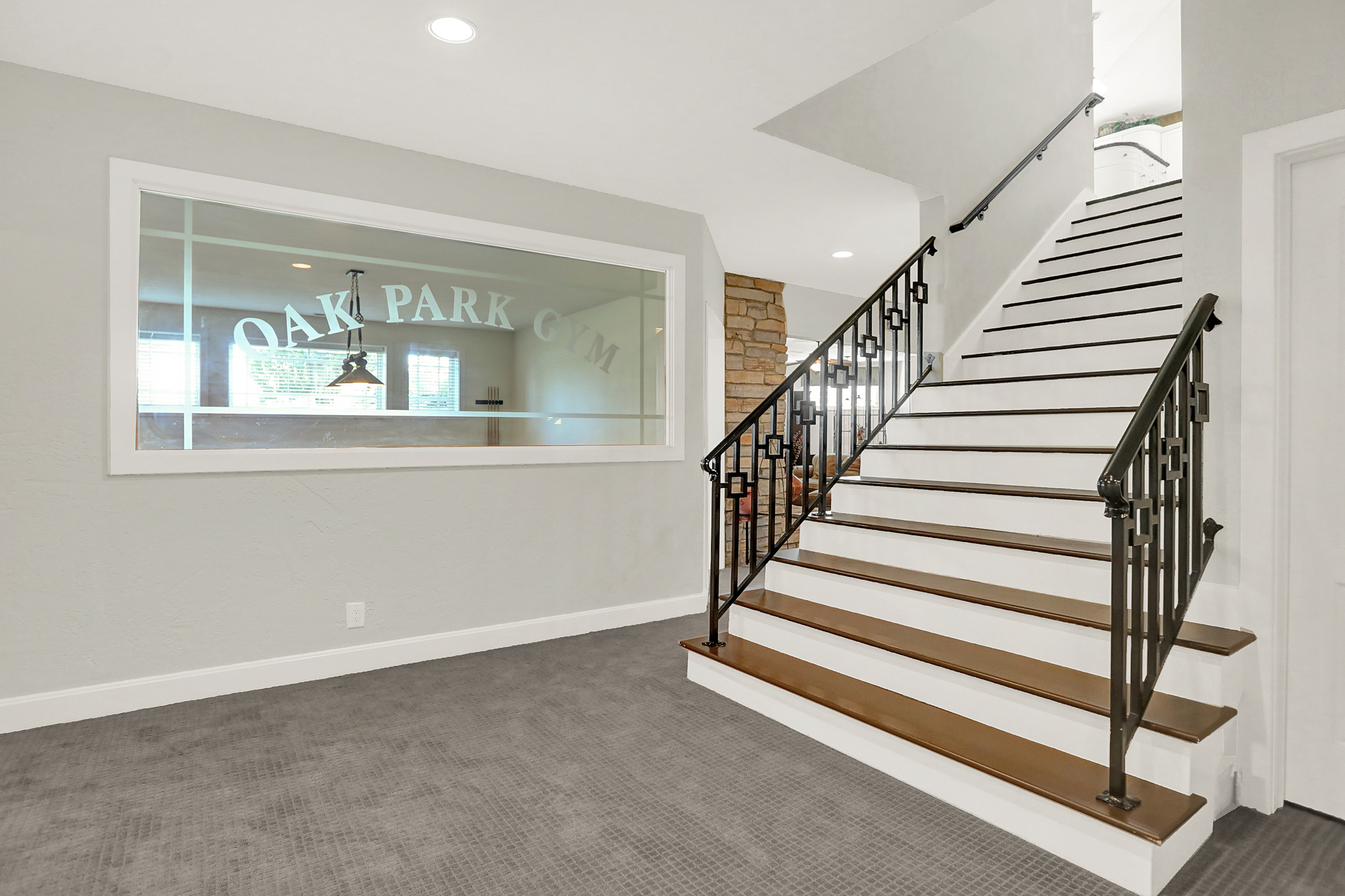 15909 Oak Park Court