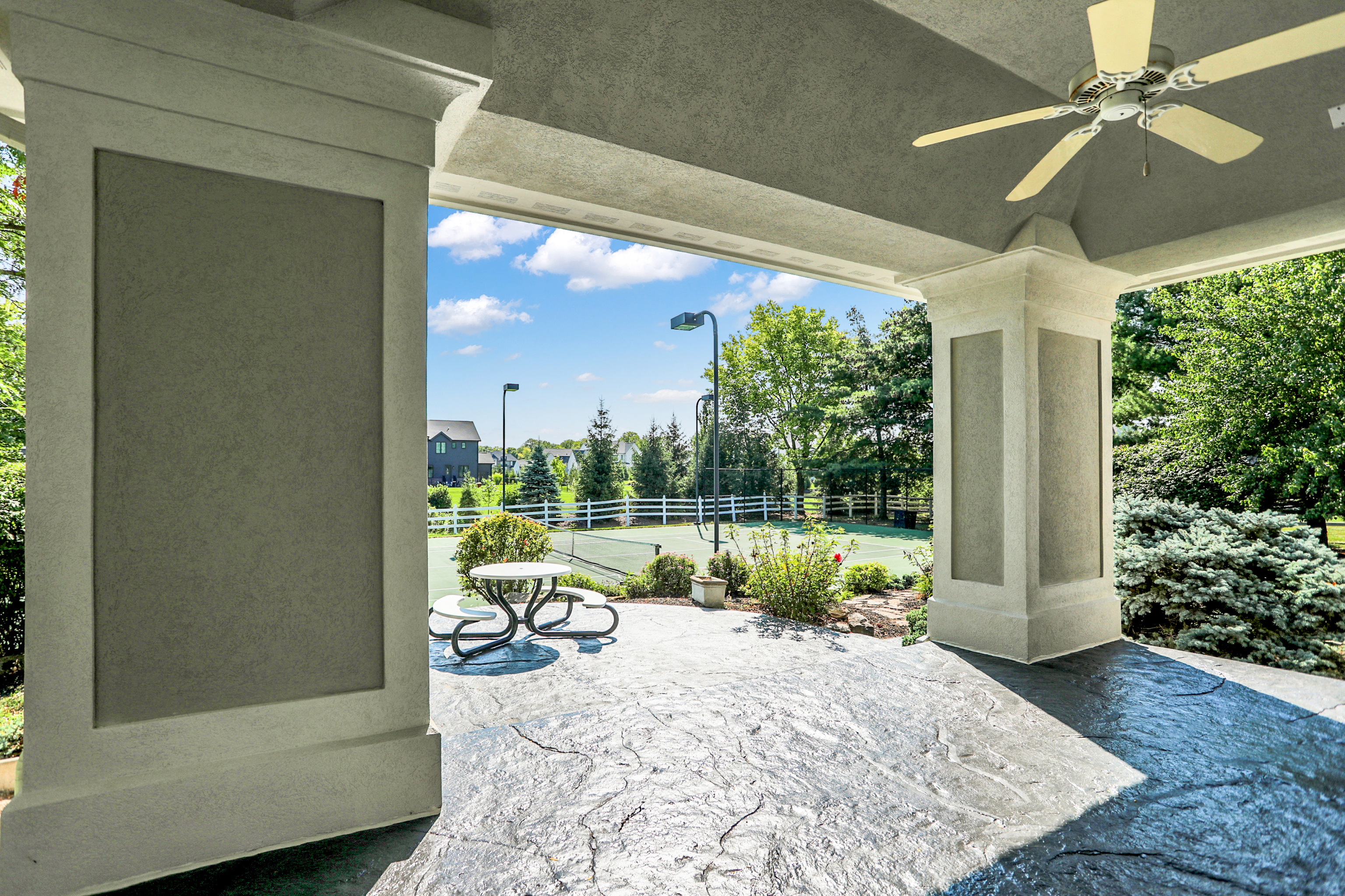 15909 Oak Park Court