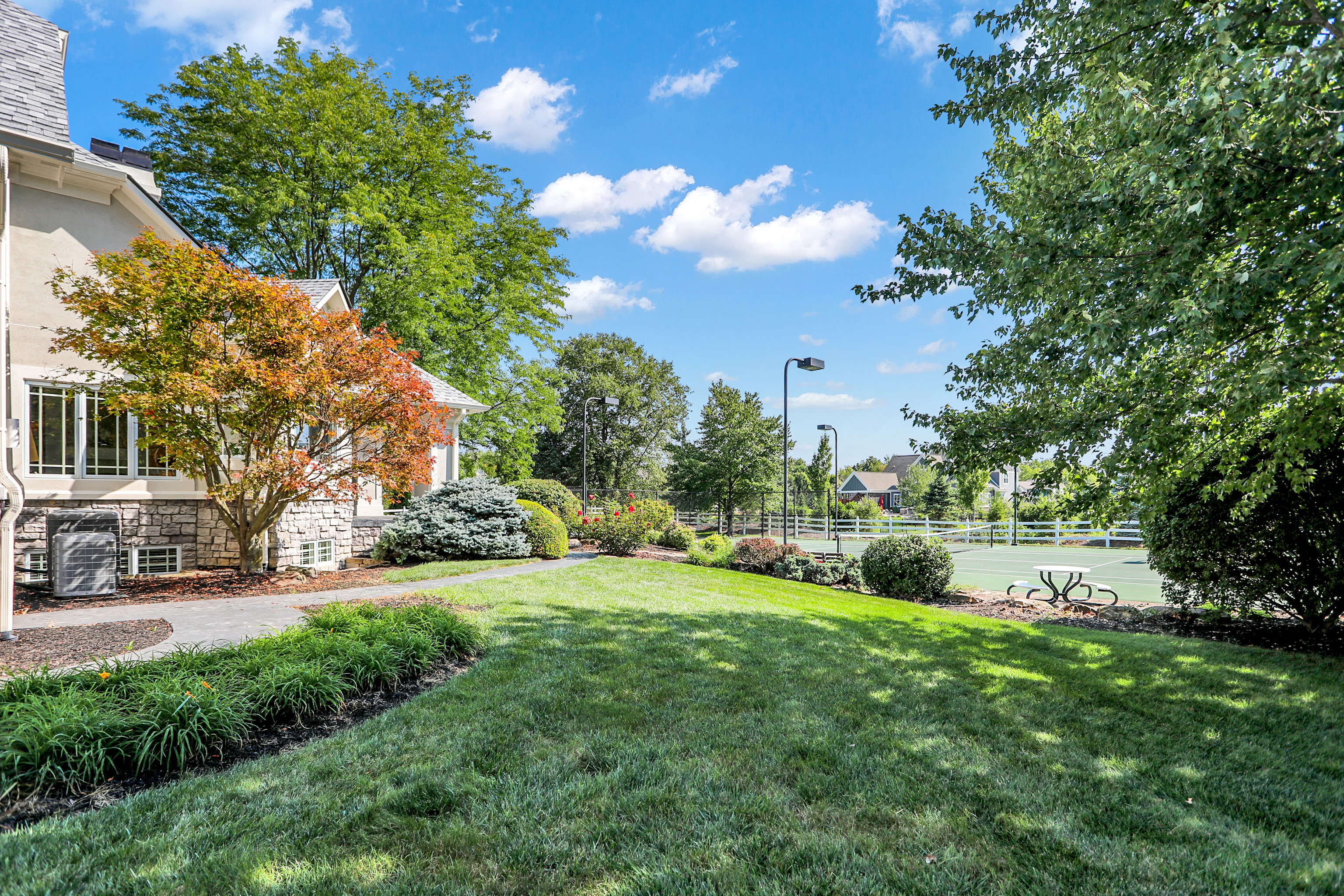 15909 Oak Park Court