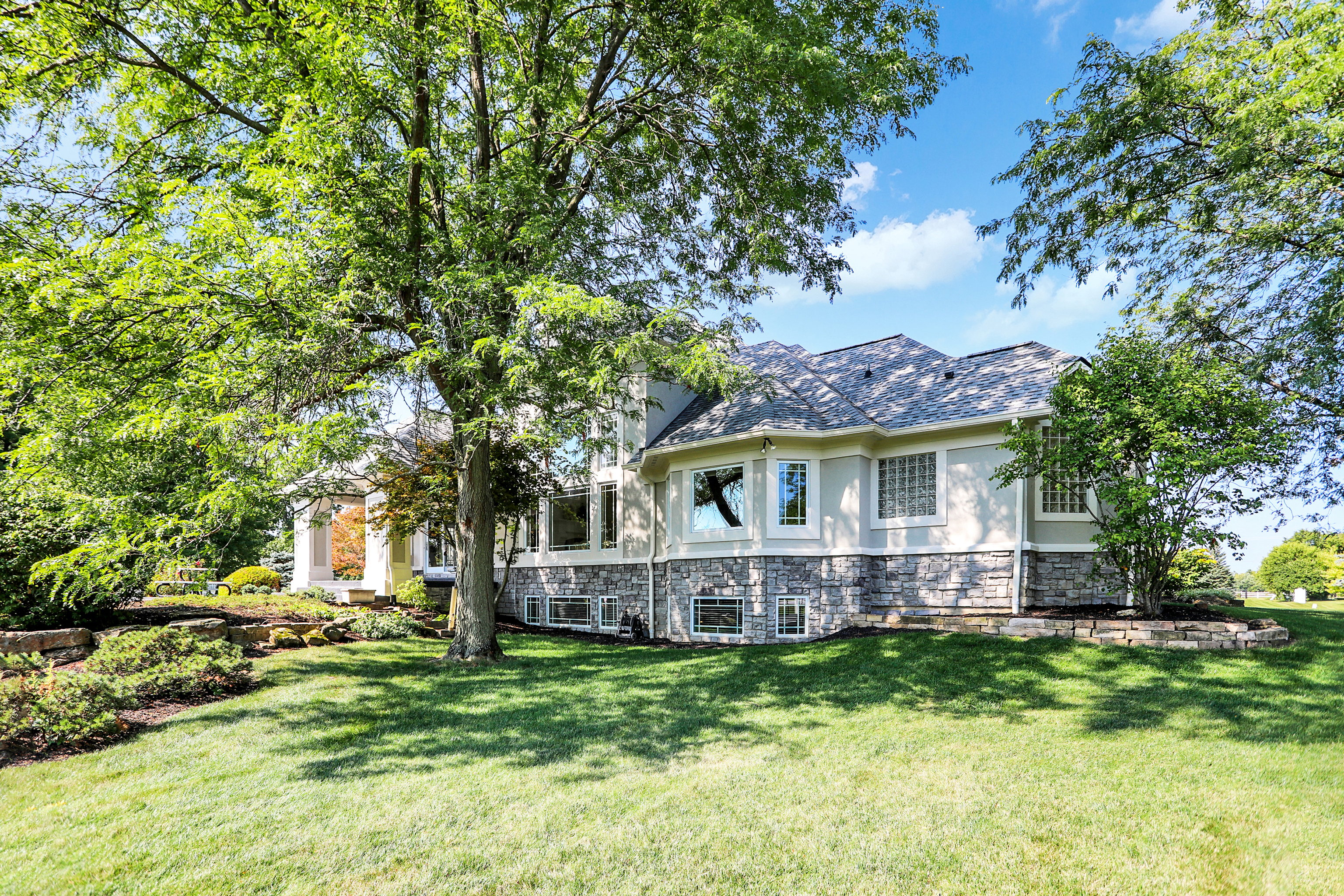 15909 Oak Park Court