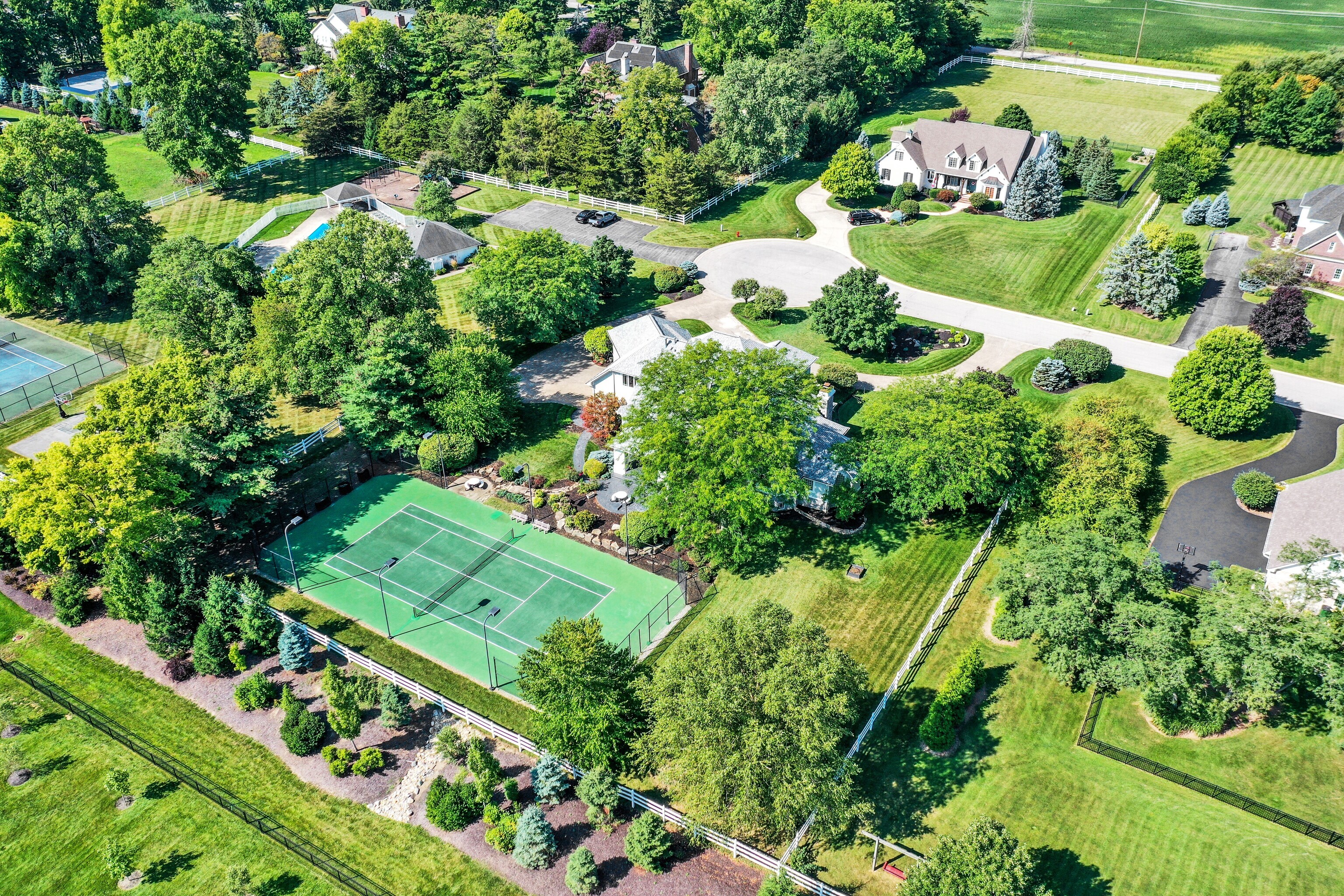 15909 Oak Park Court