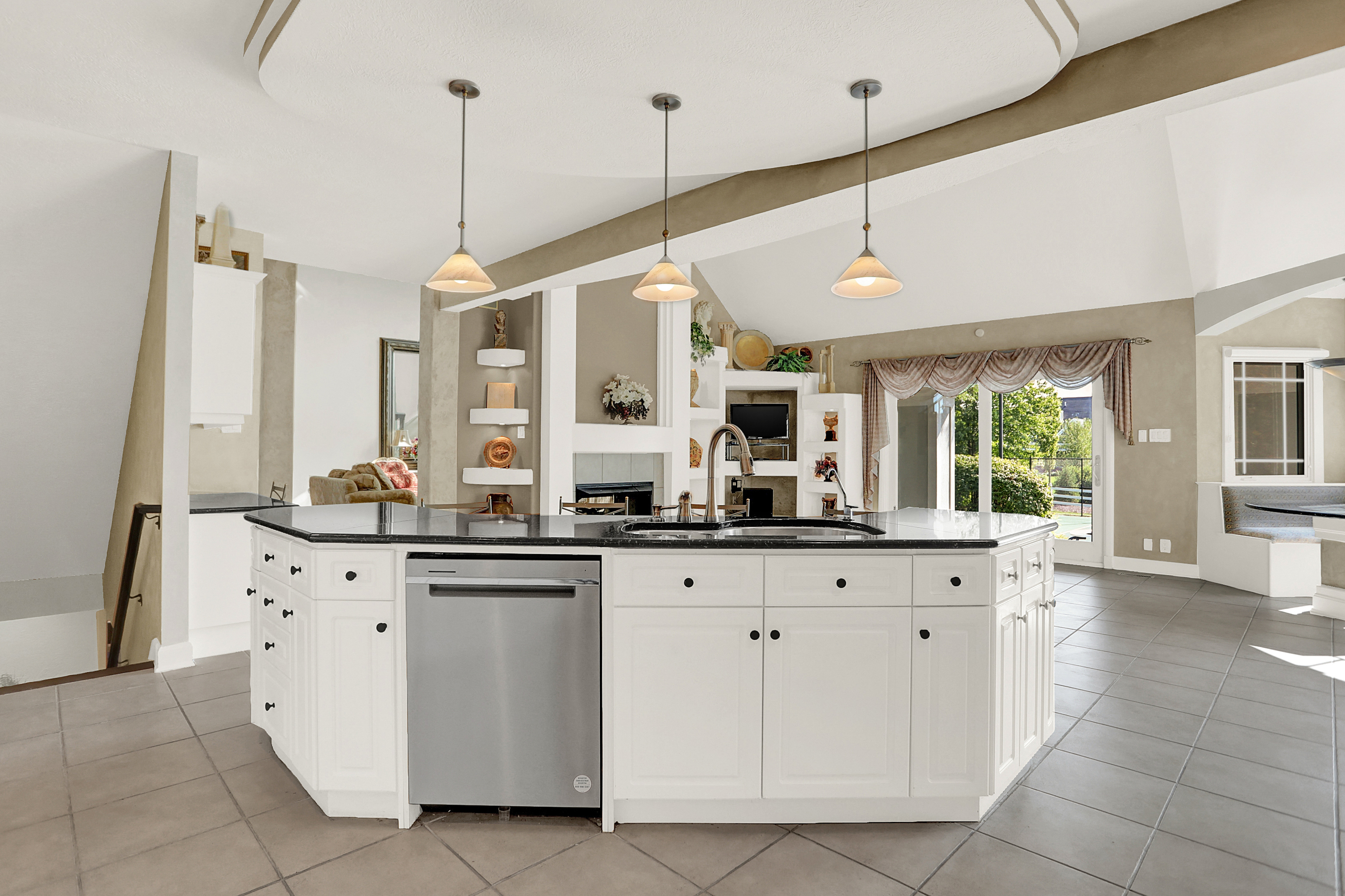 15909 Oak Park Court