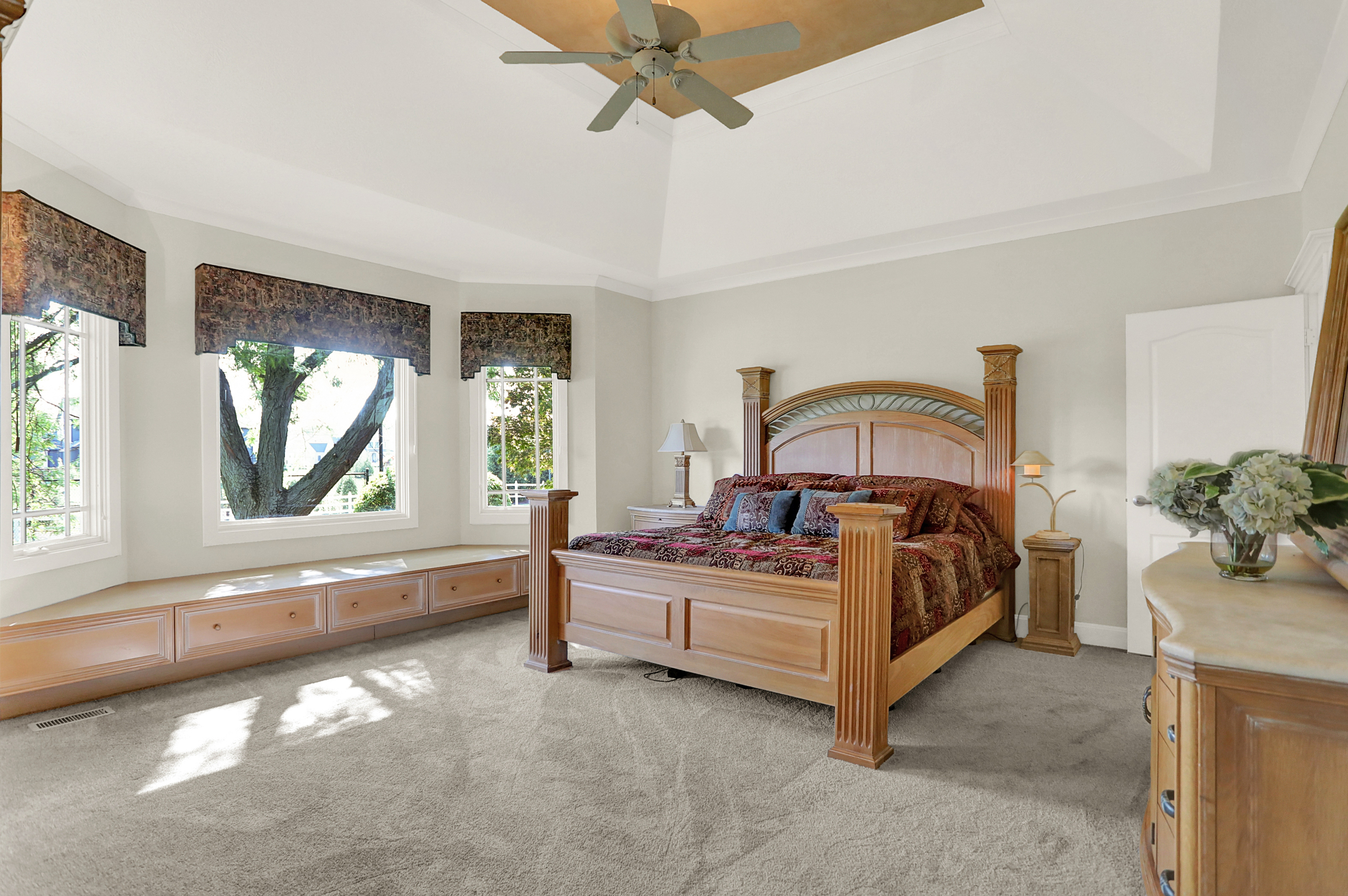 15909 Oak Park Court