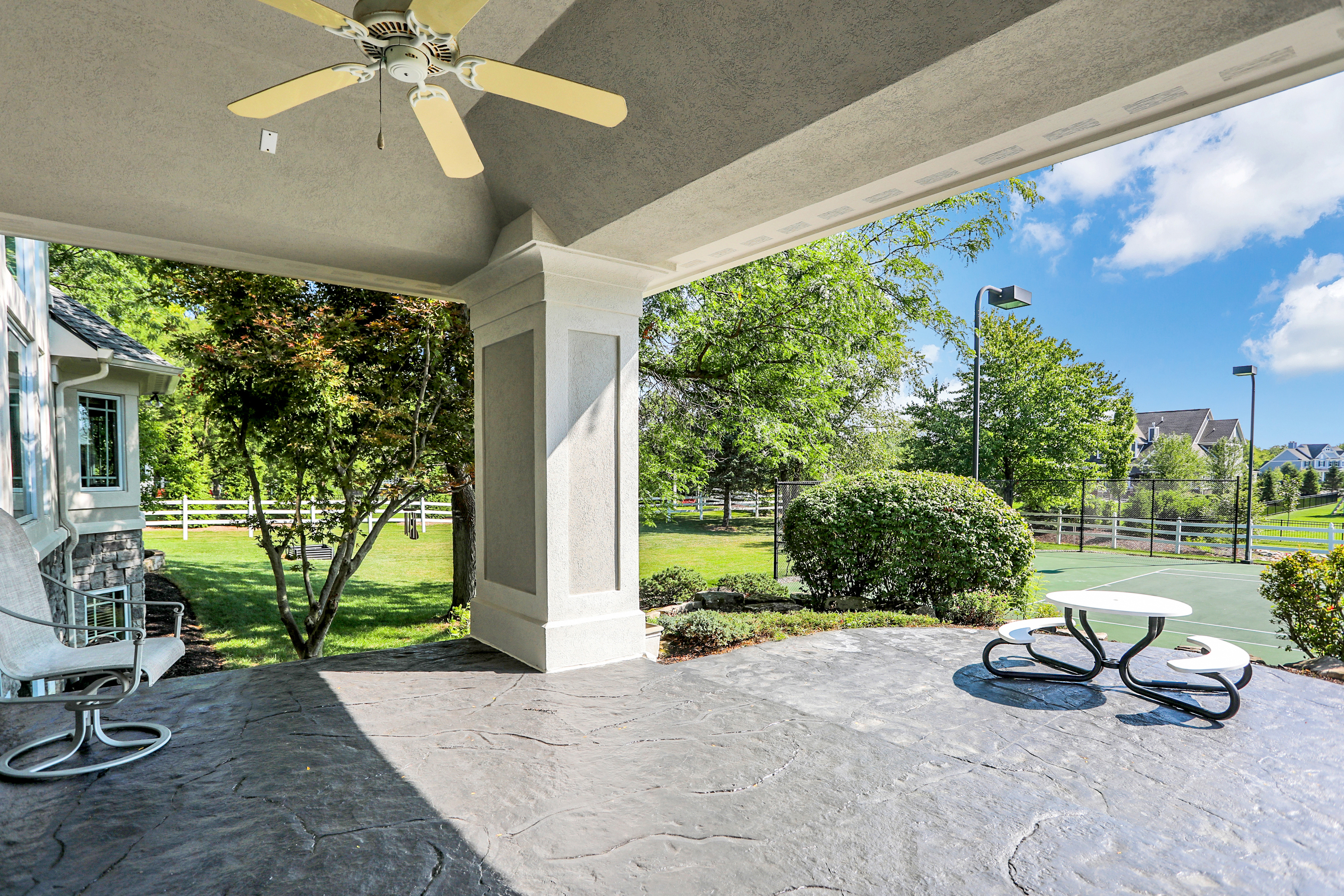 15909 Oak Park Court