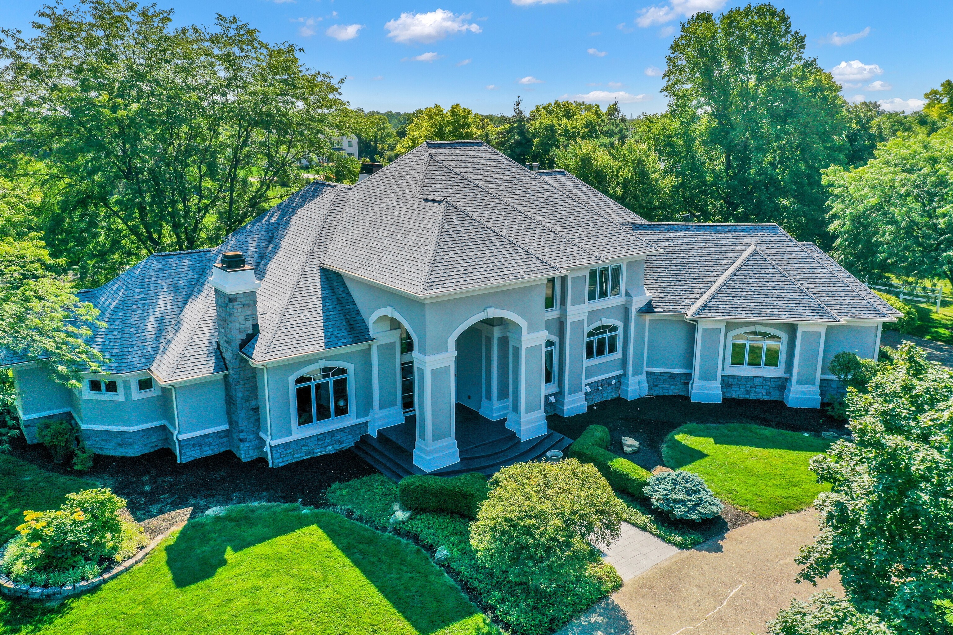 15909 Oak Park Court