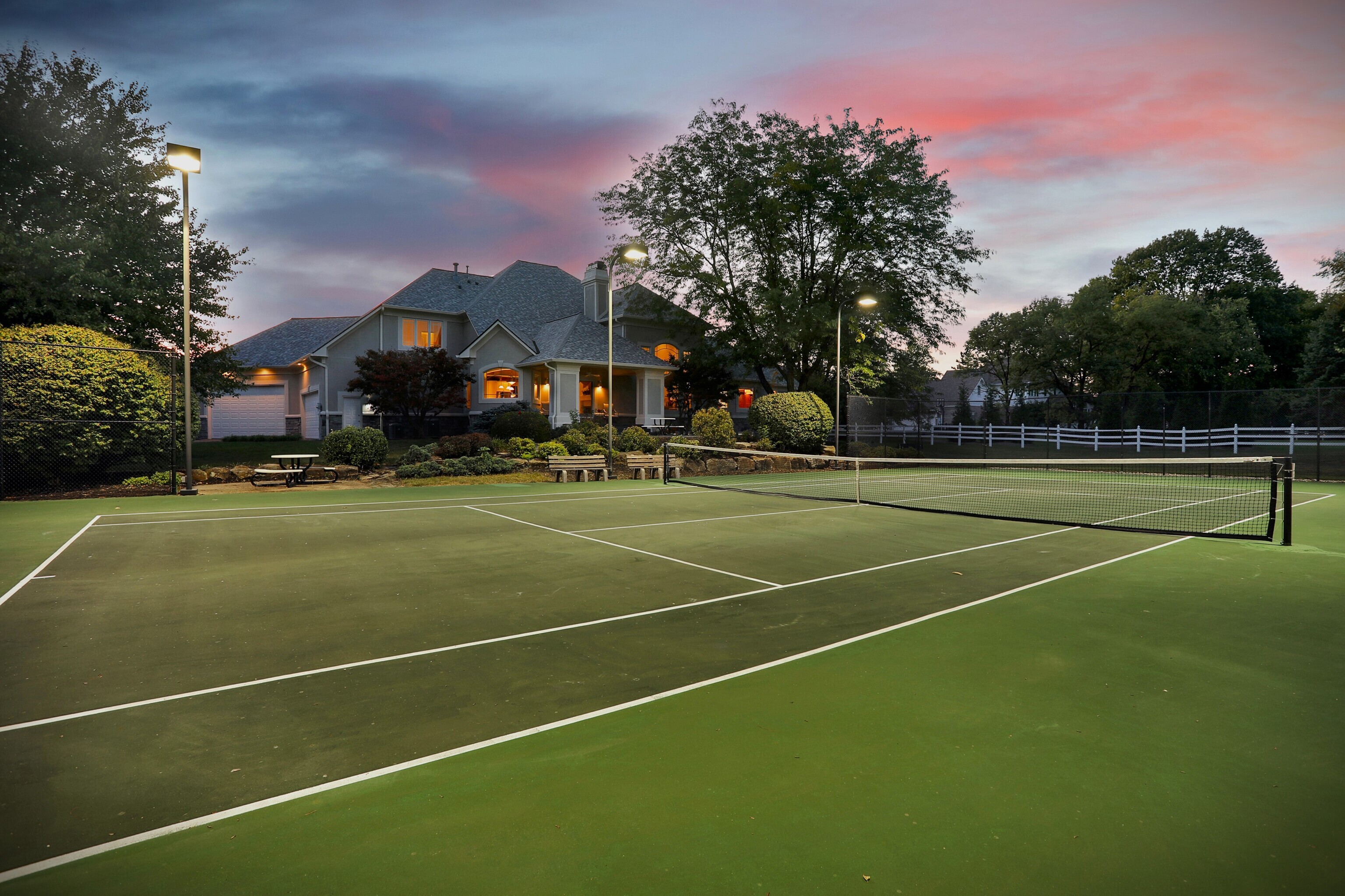 15909 Oak Park Court