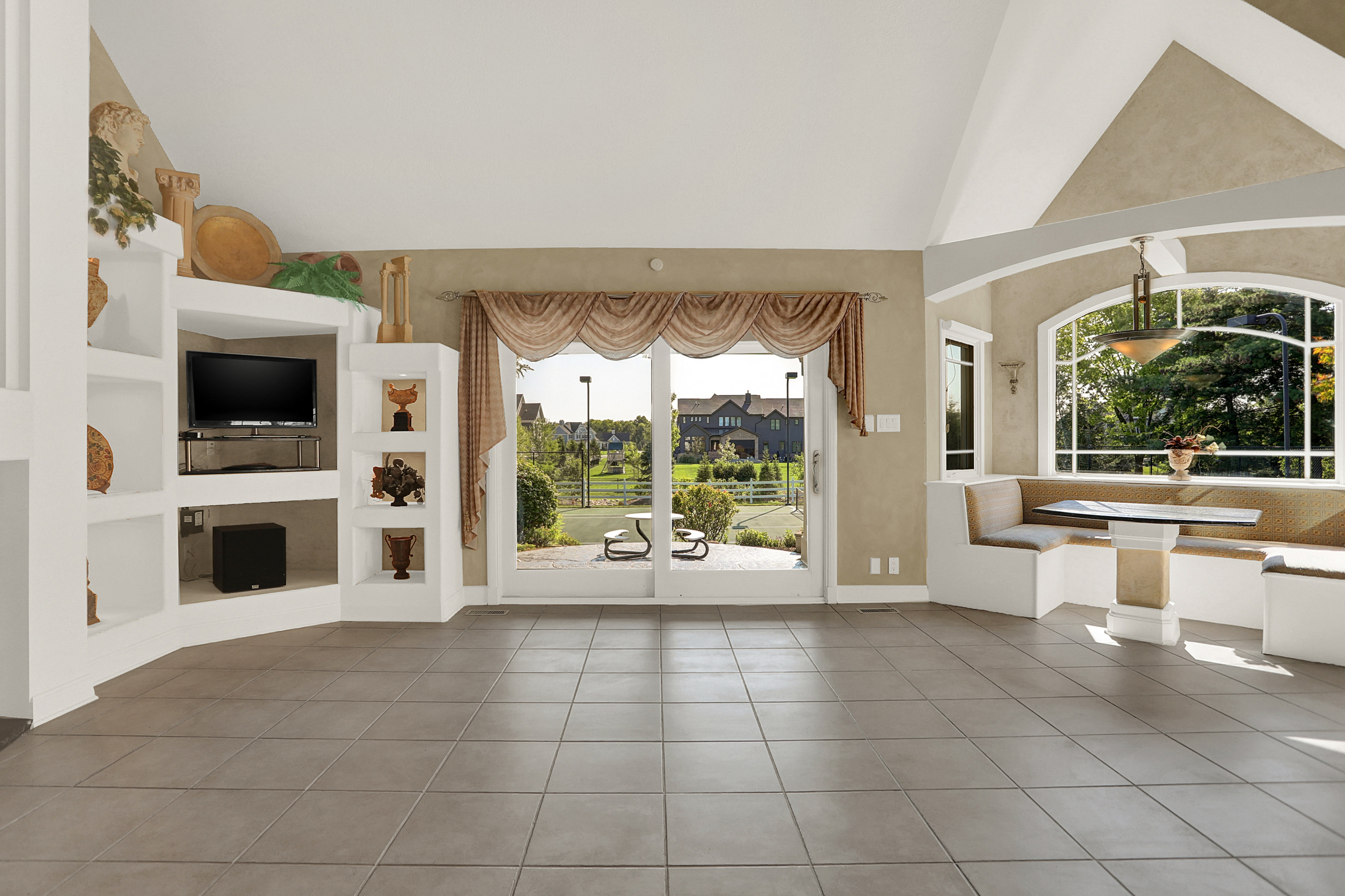 15909 Oak Park Court