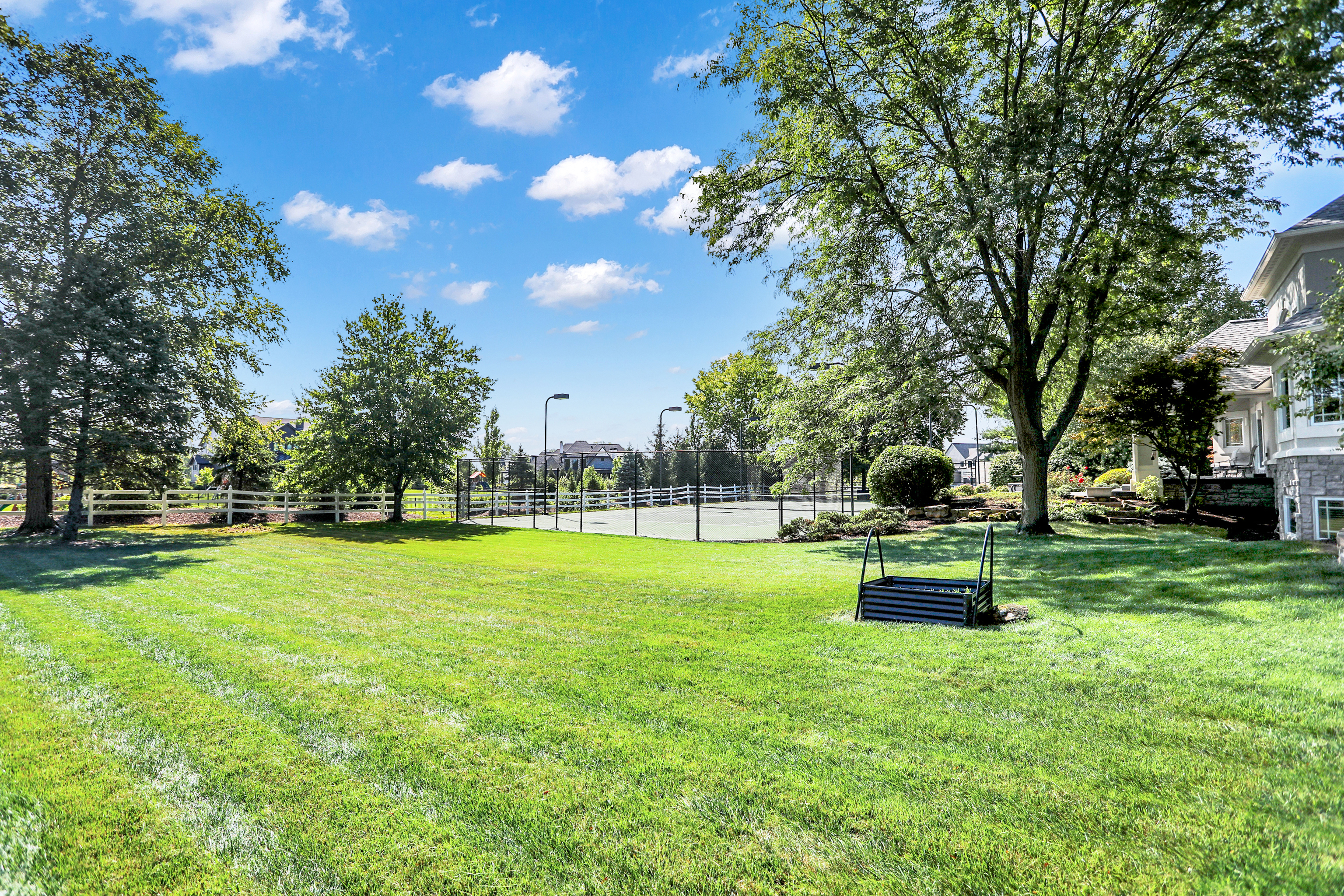 15909 Oak Park Court