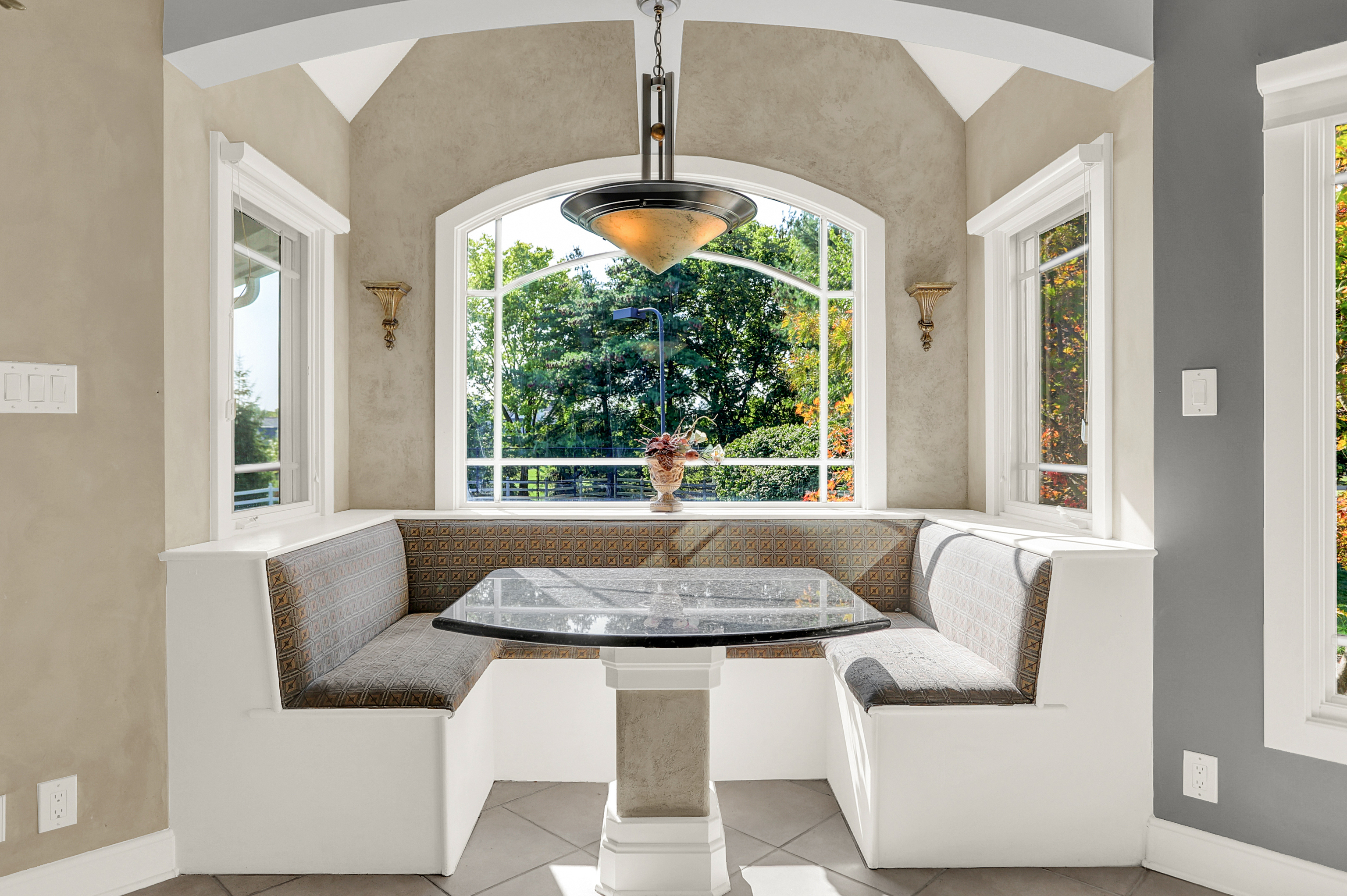 15909 Oak Park Court