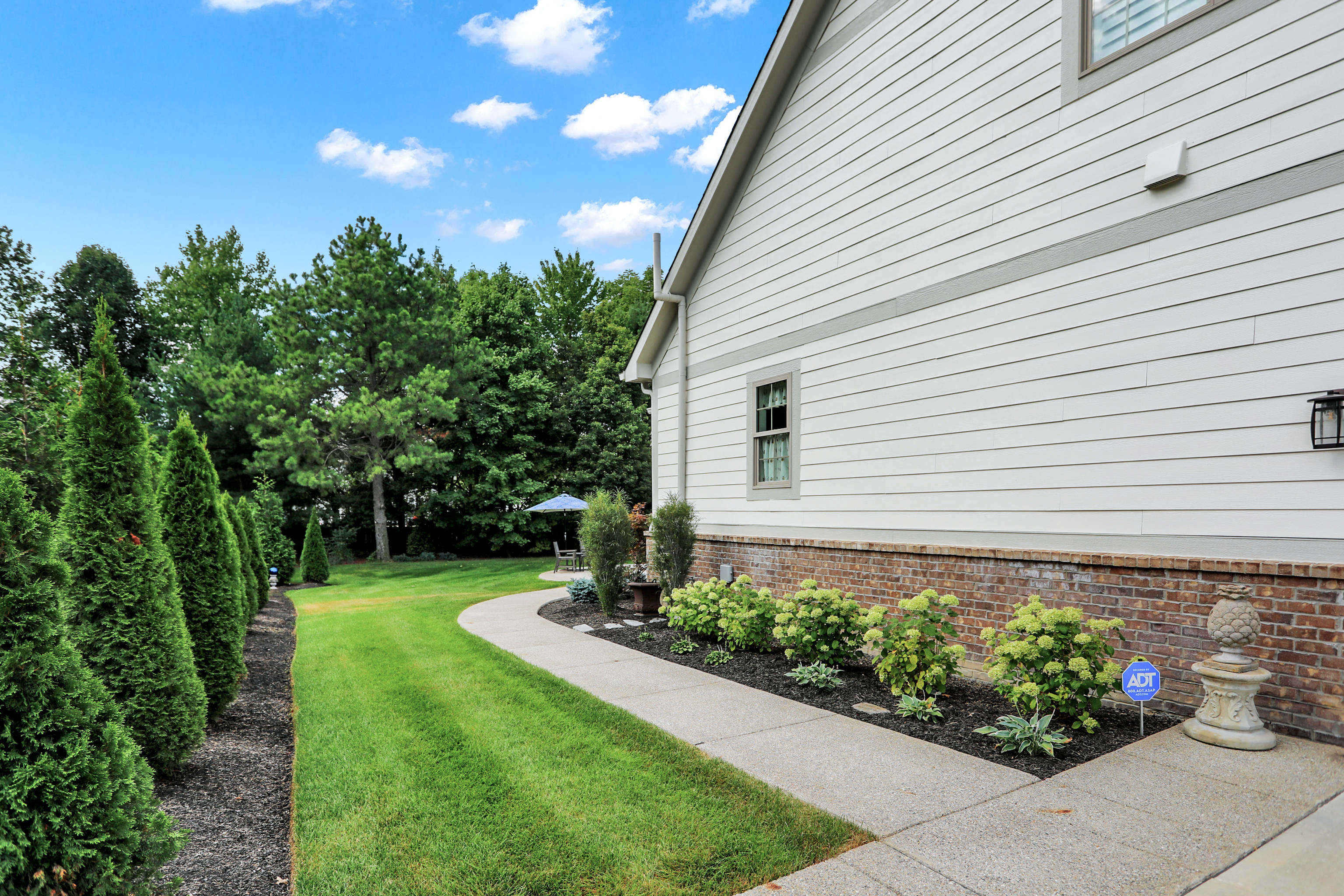 3989 Sunningdale Way