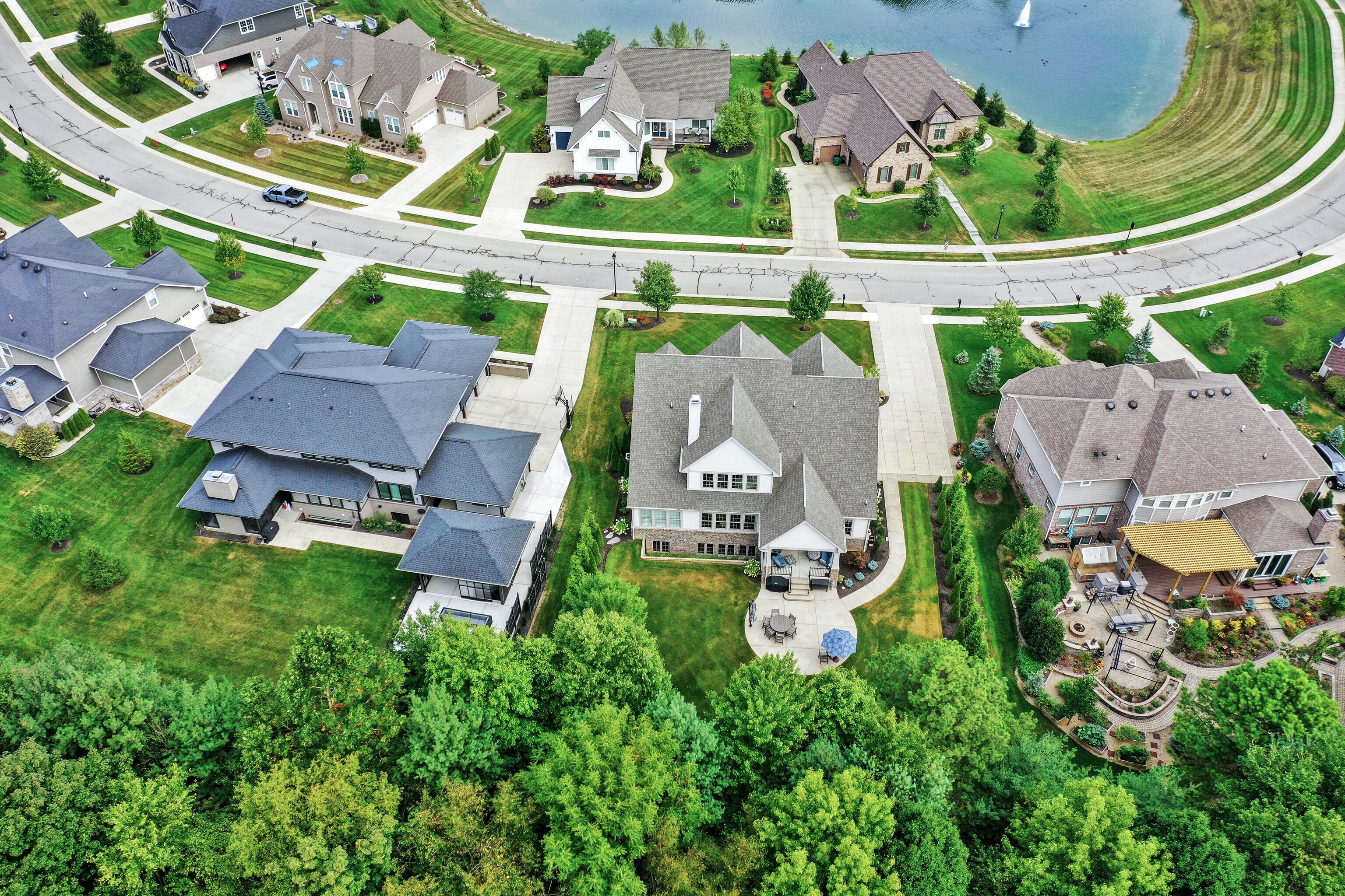 3989 Sunningdale Way