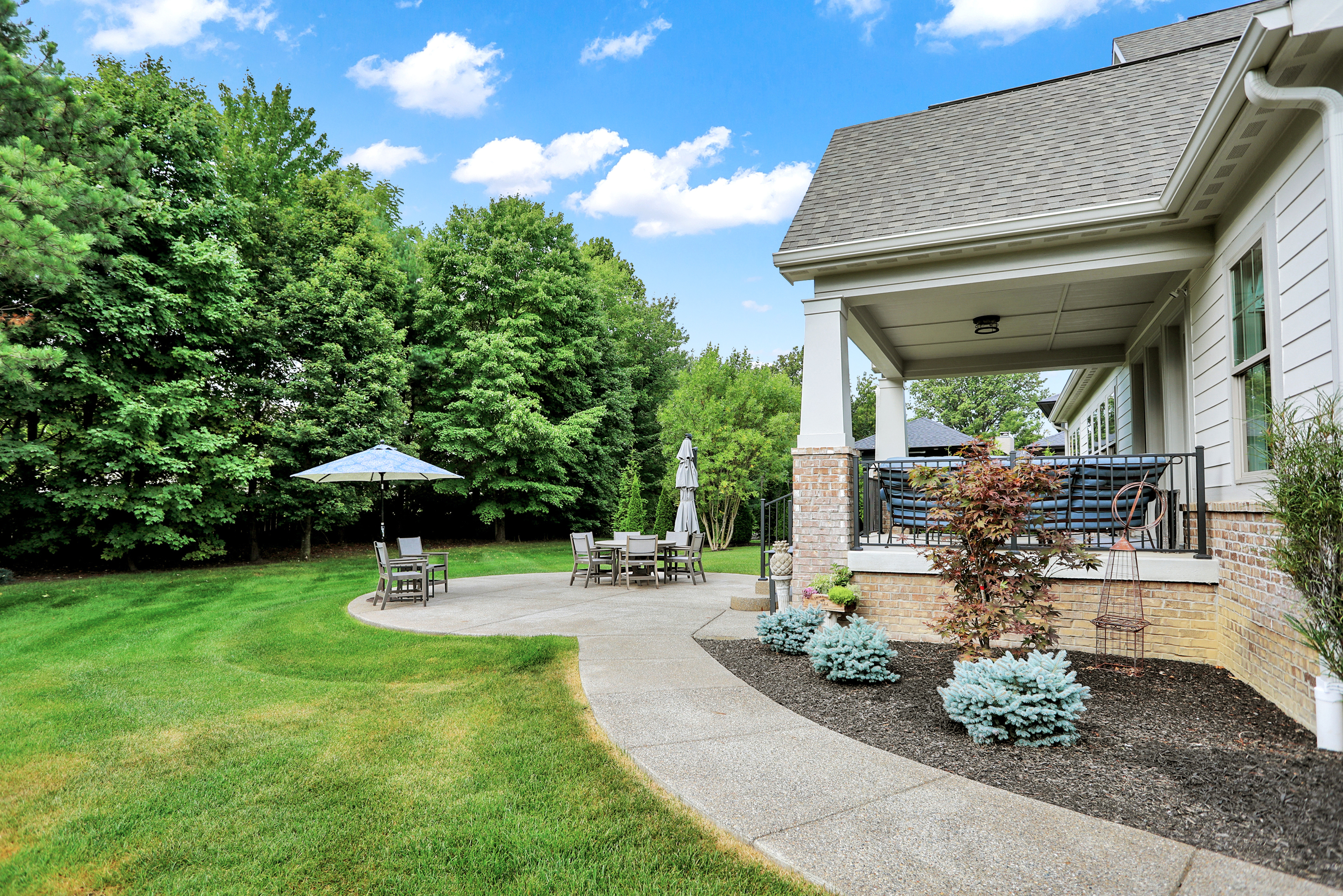 3989 Sunningdale Way