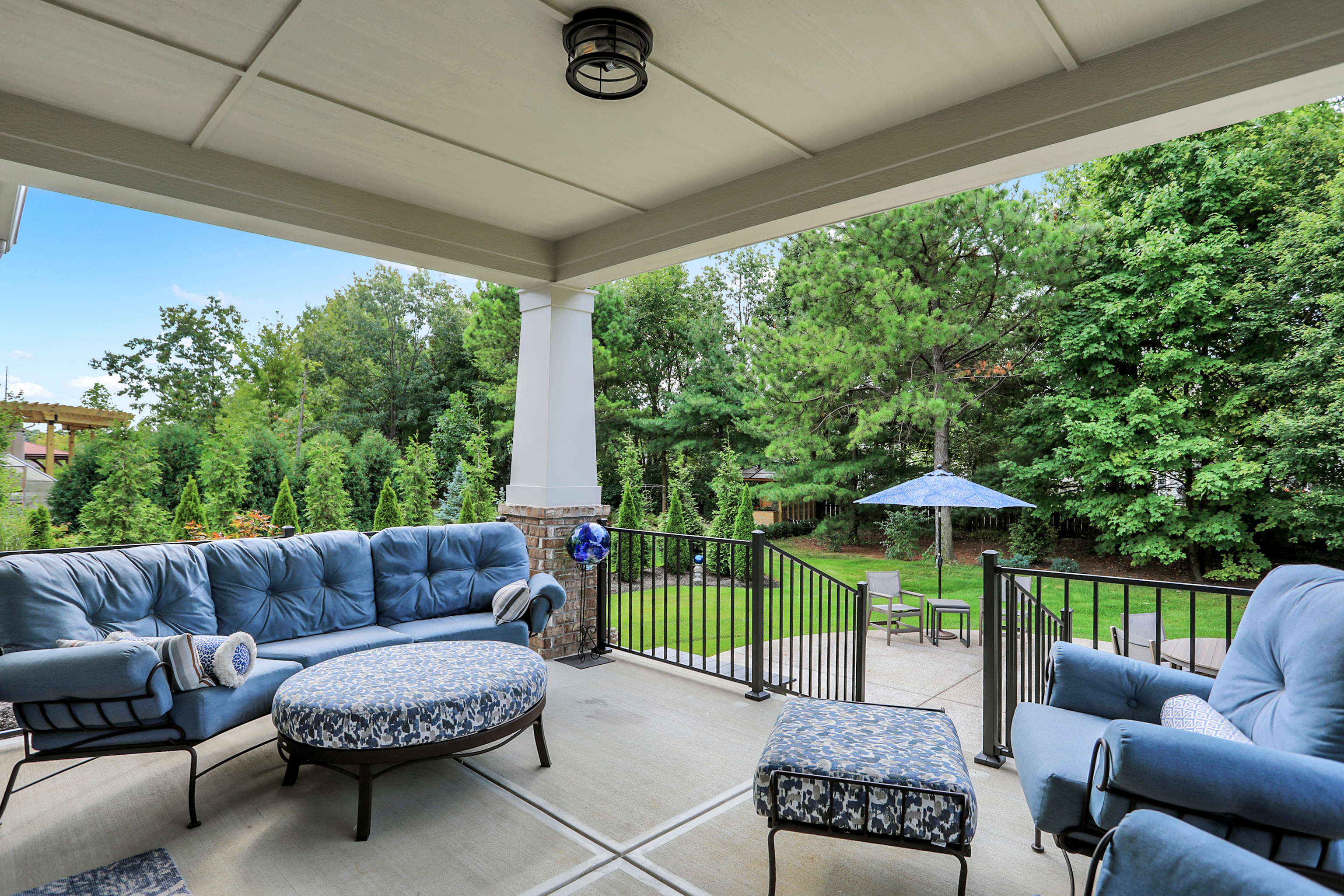 3989 Sunningdale Way