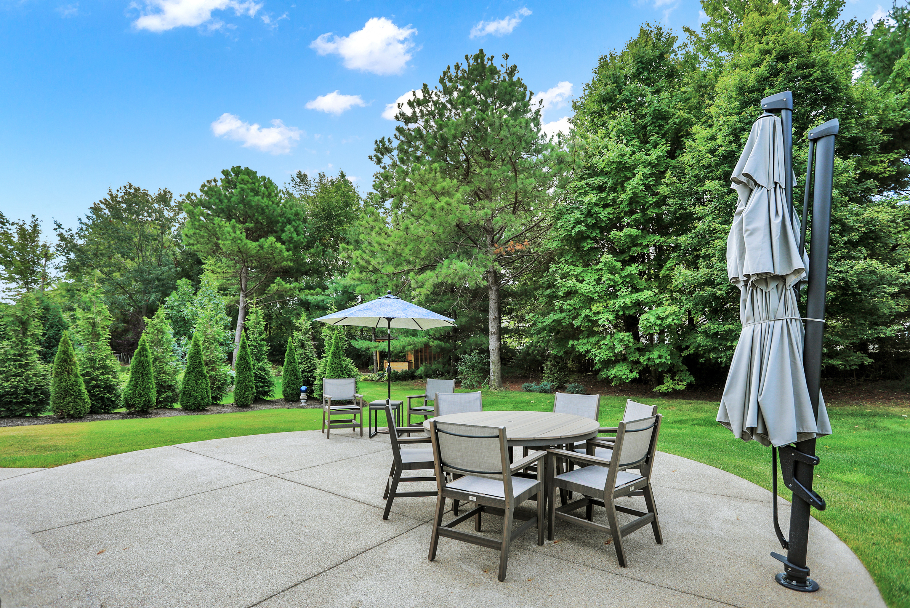 3989 Sunningdale Way