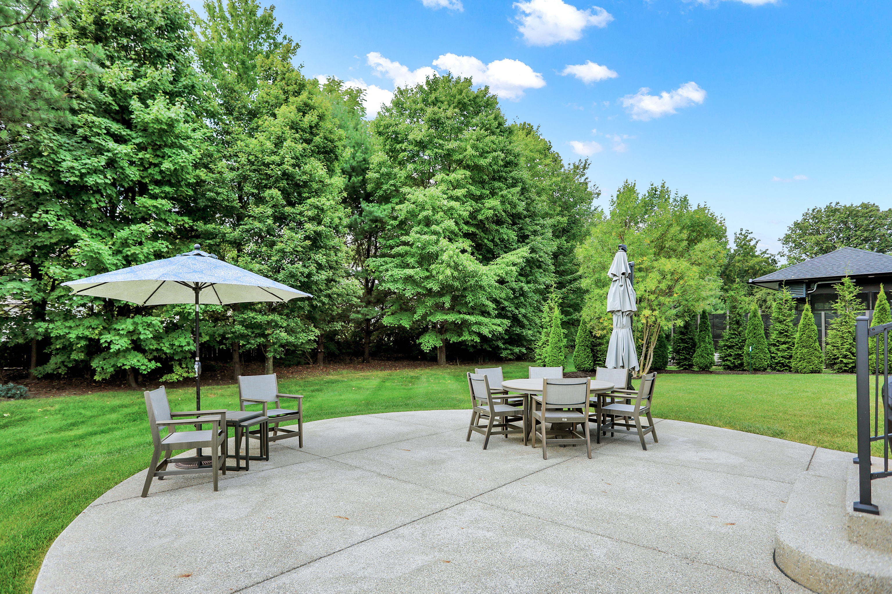 3989 Sunningdale Way