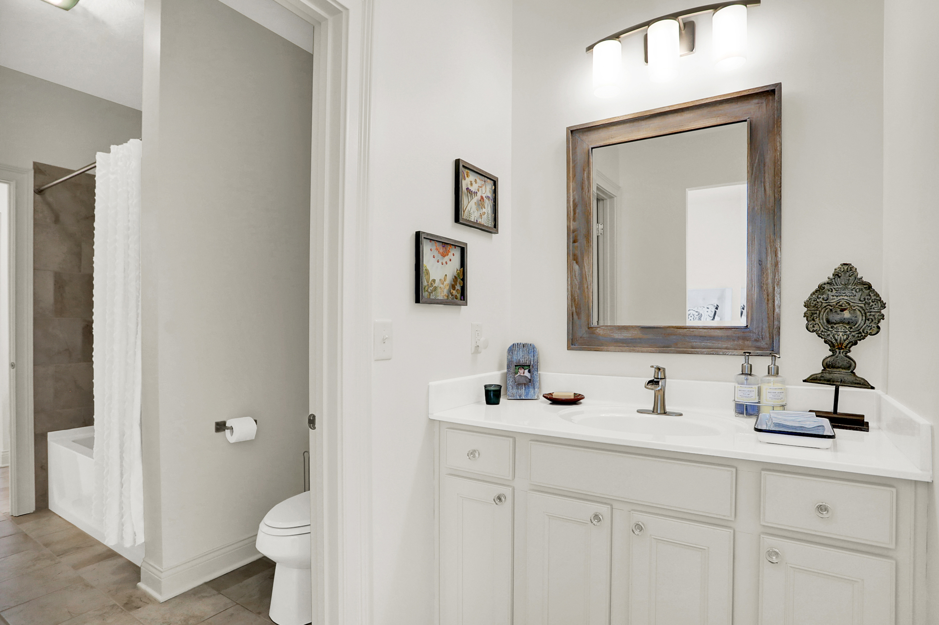 3989 Sunningdale Way