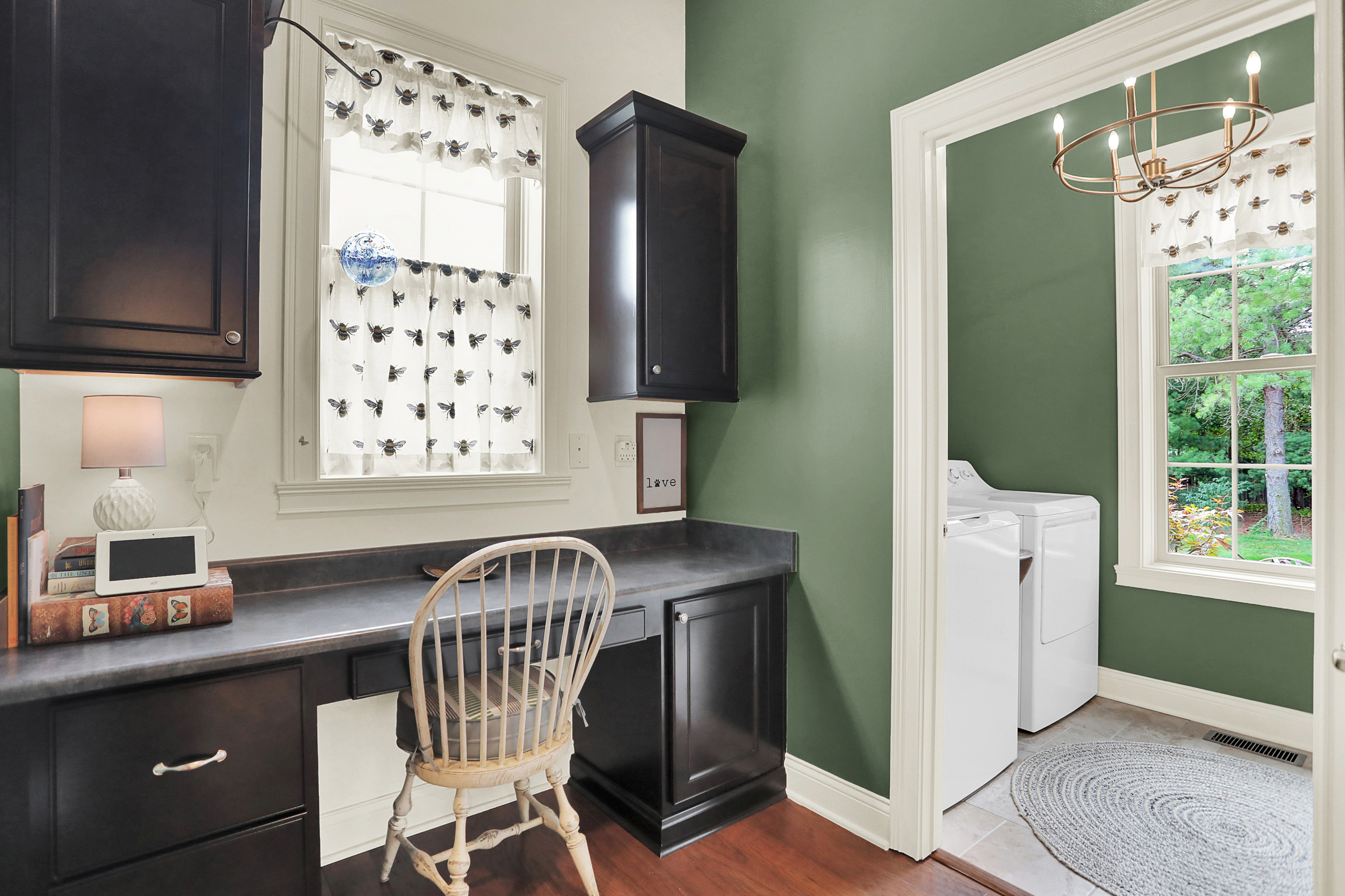 3989 Sunningdale Way