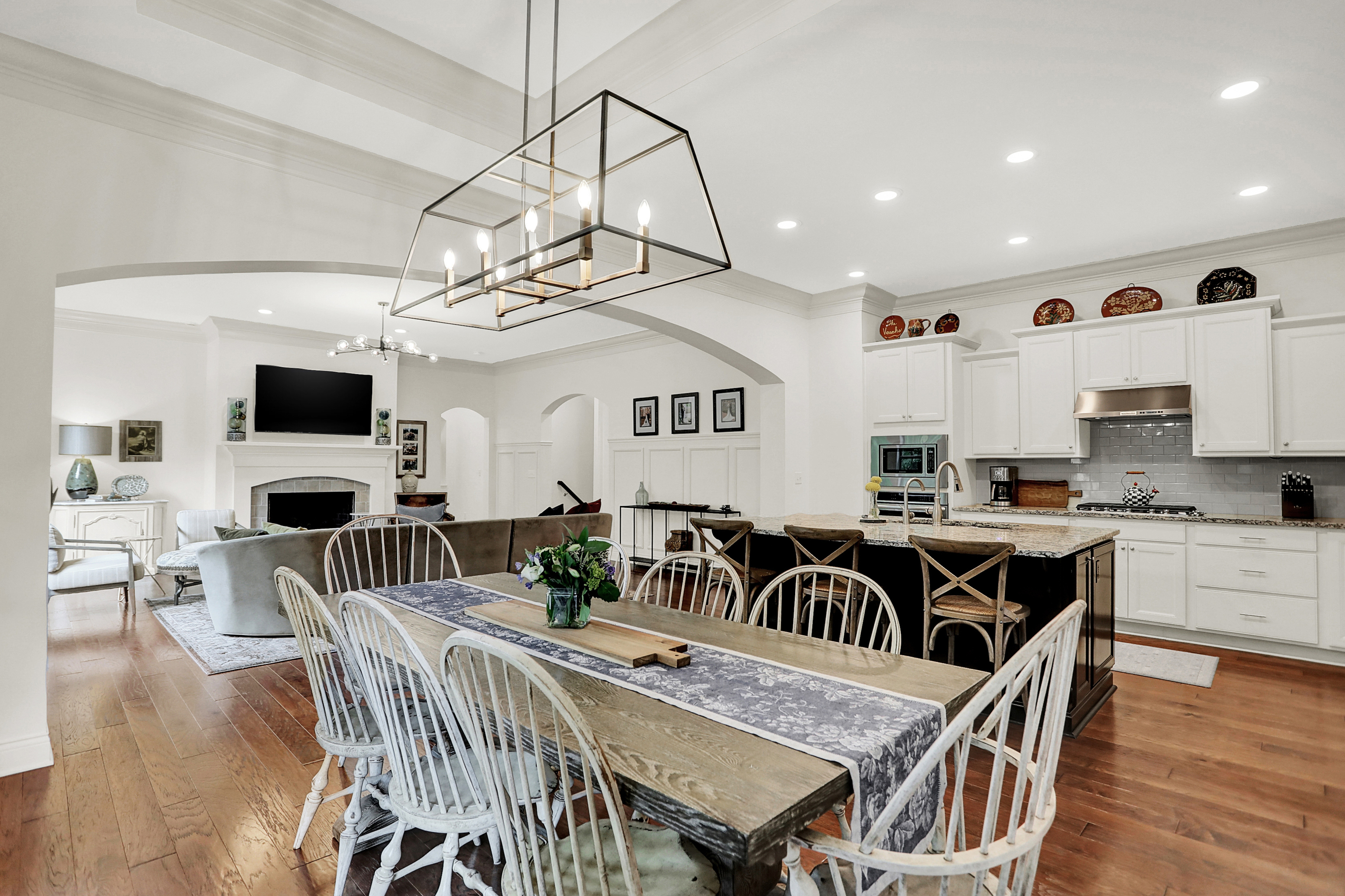 3989 Sunningdale Way