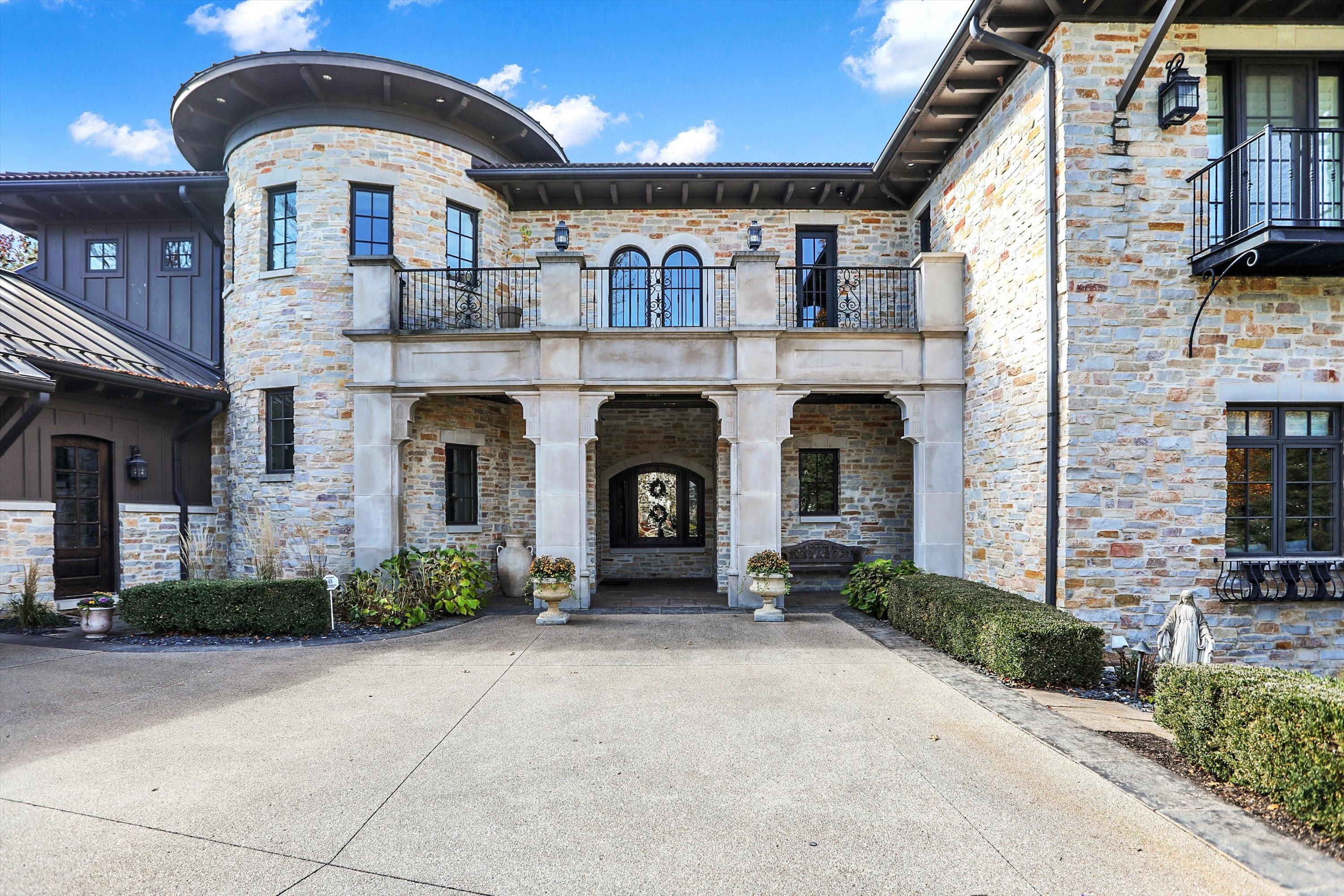 15620 Hidden Oaks Court