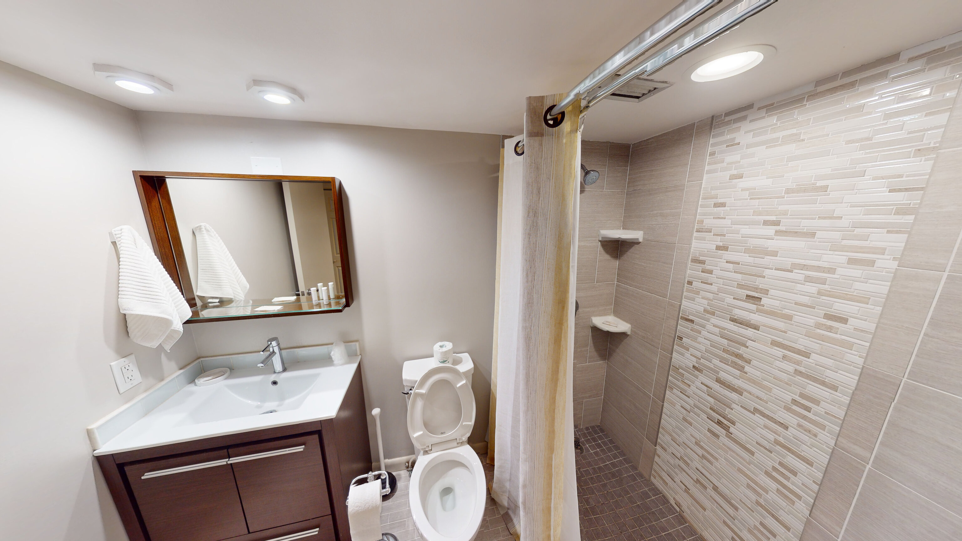 4000 N Meridian Street Unit: 8A