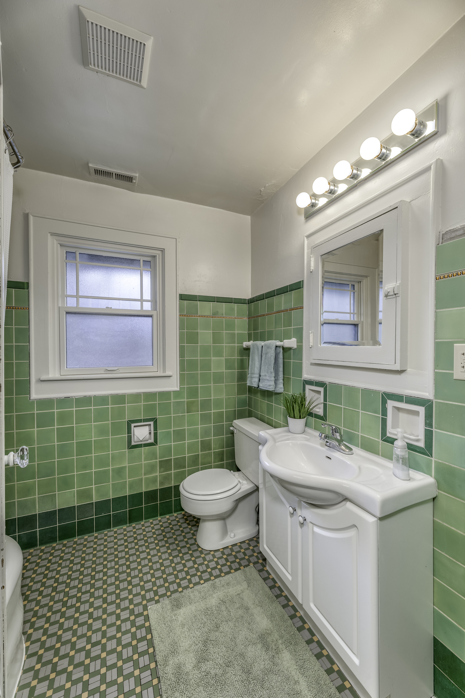 5509 N Pennsylvania Street