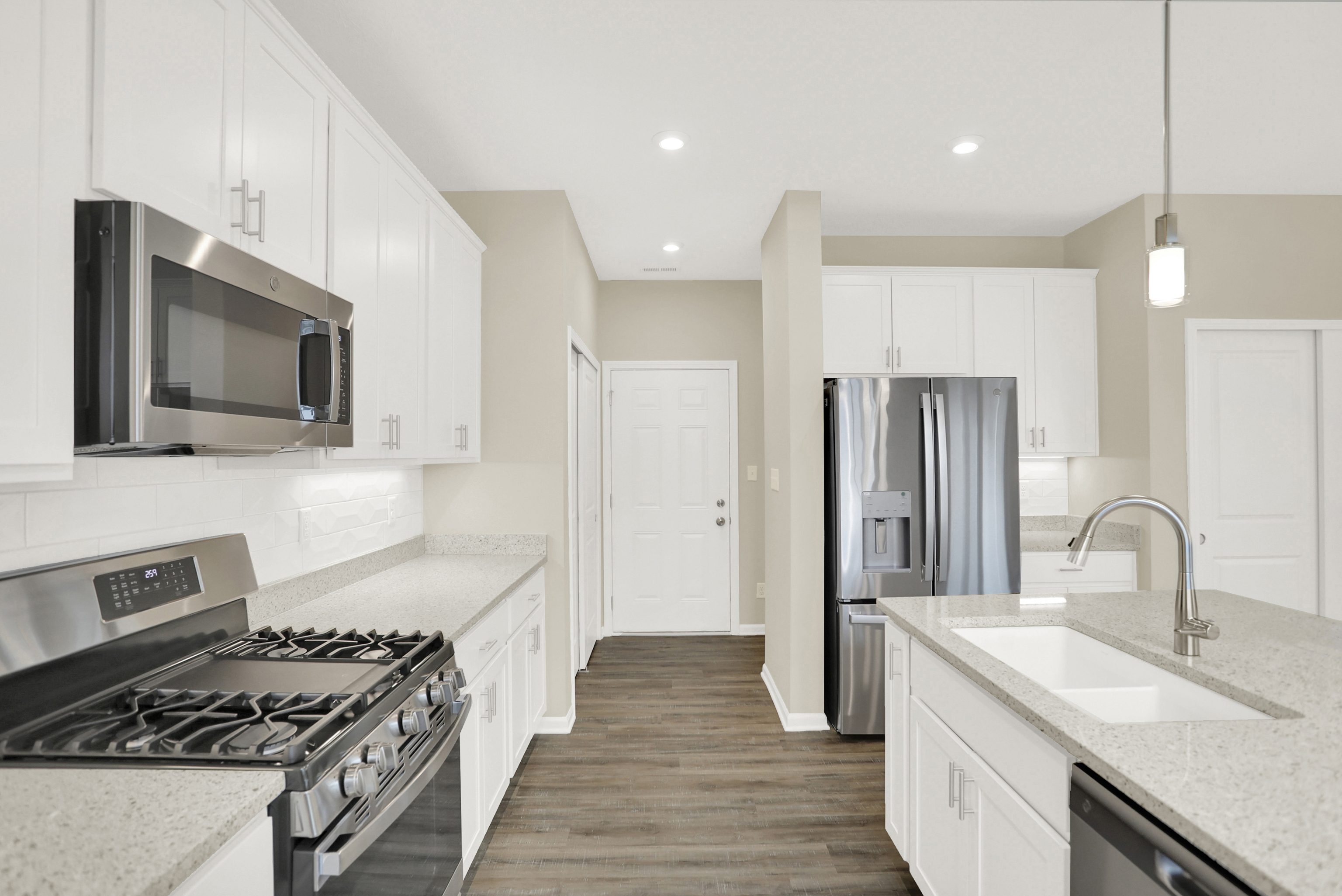 3962 Railhead Avenue