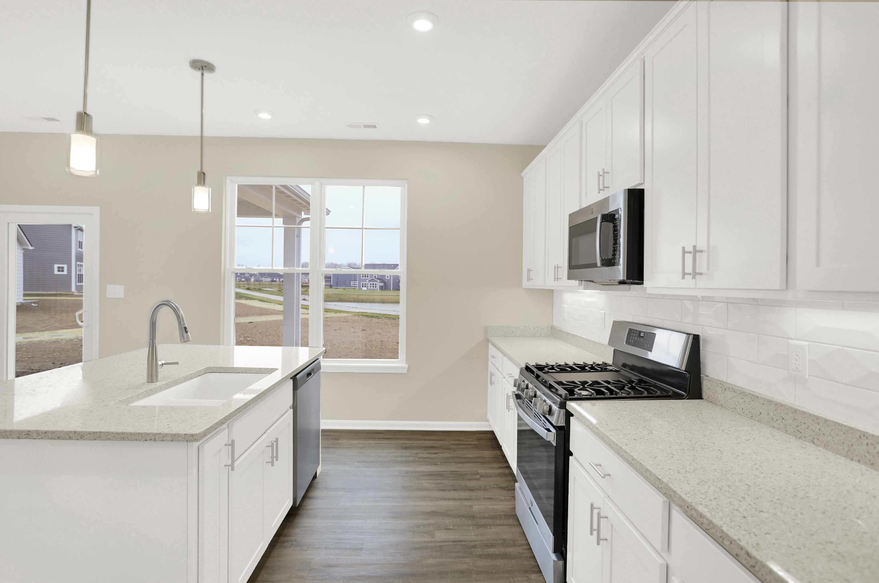 3962 Railhead Avenue