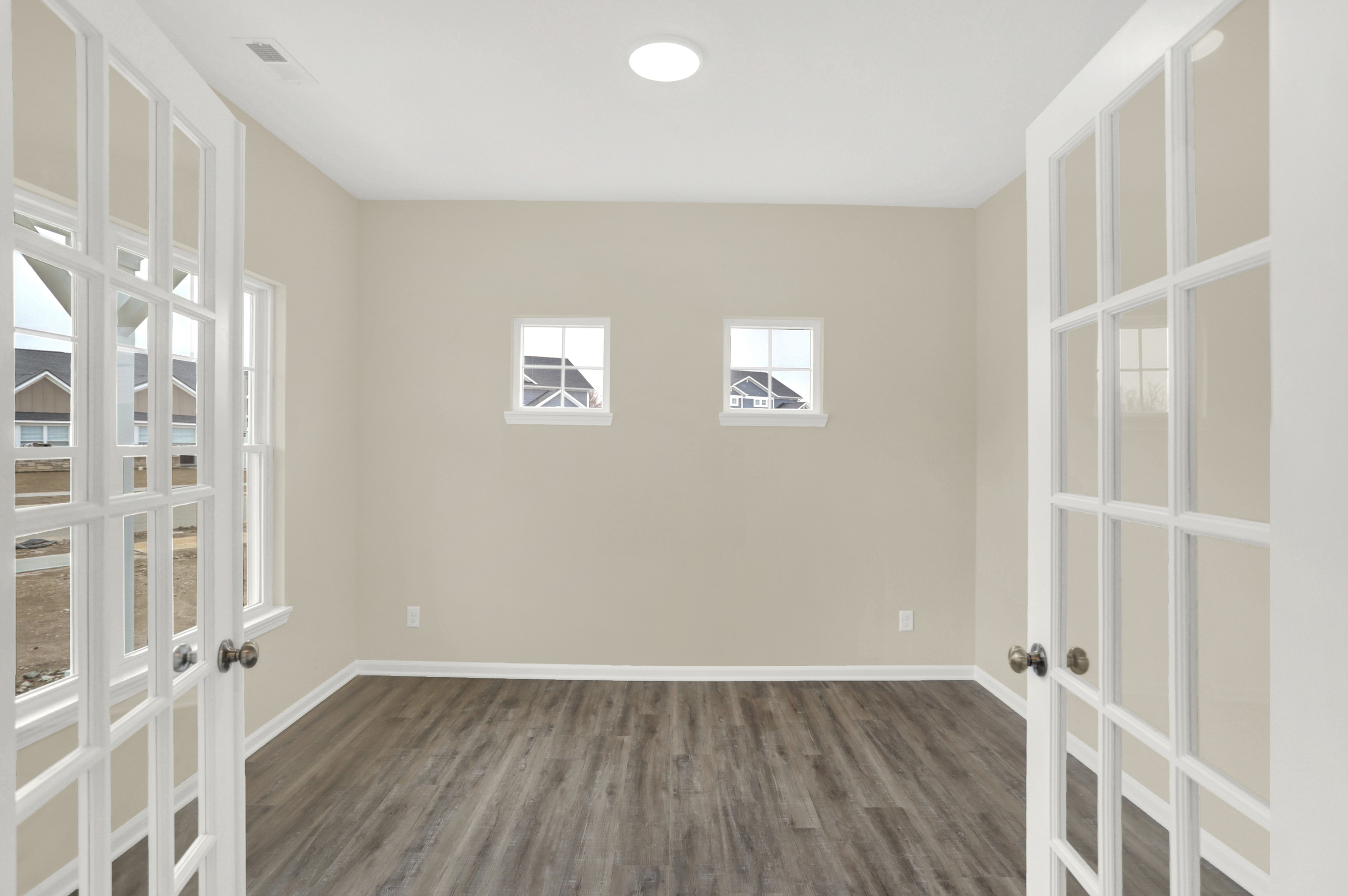 3962 Railhead Avenue