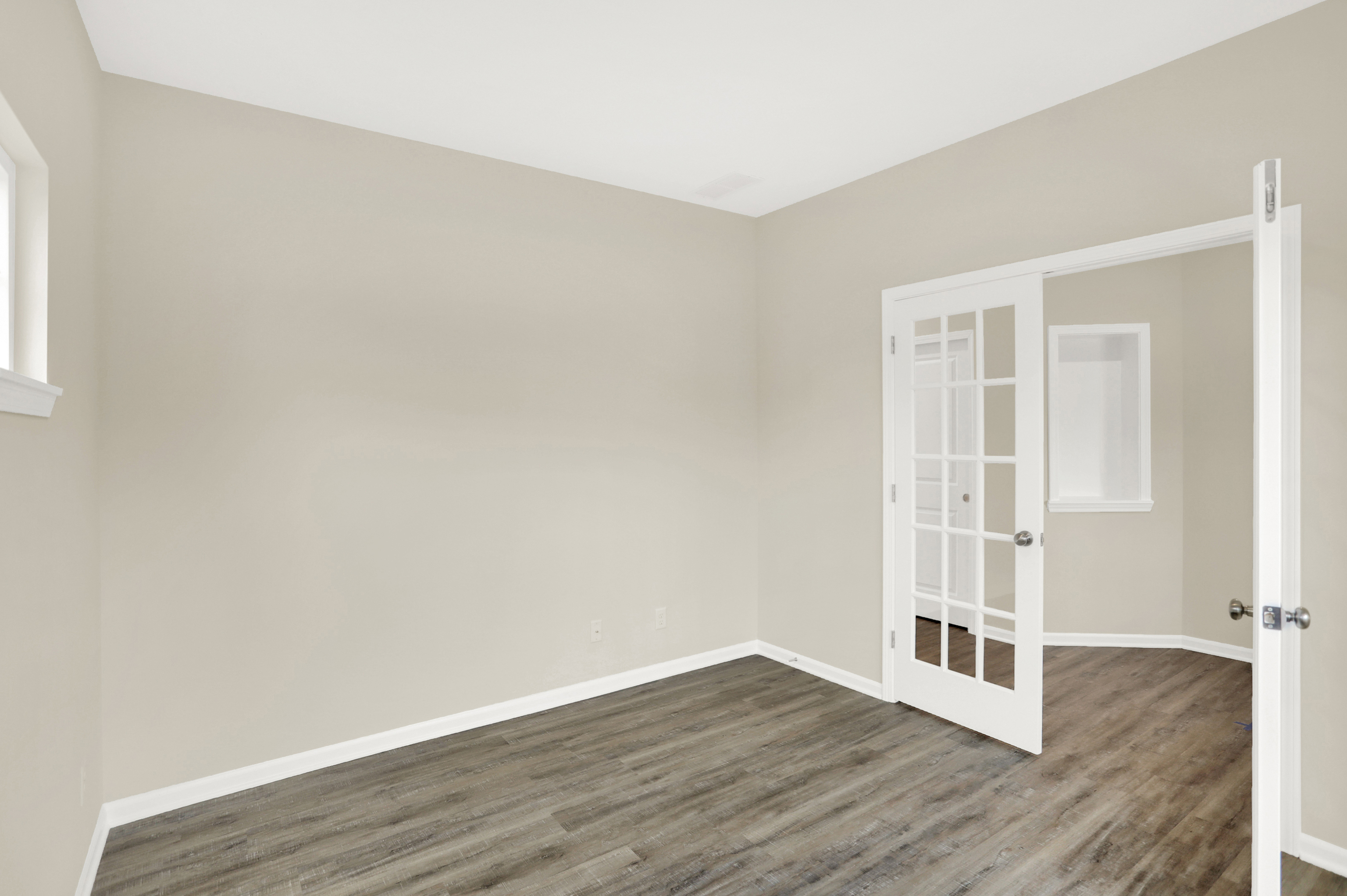 3962 Railhead Avenue