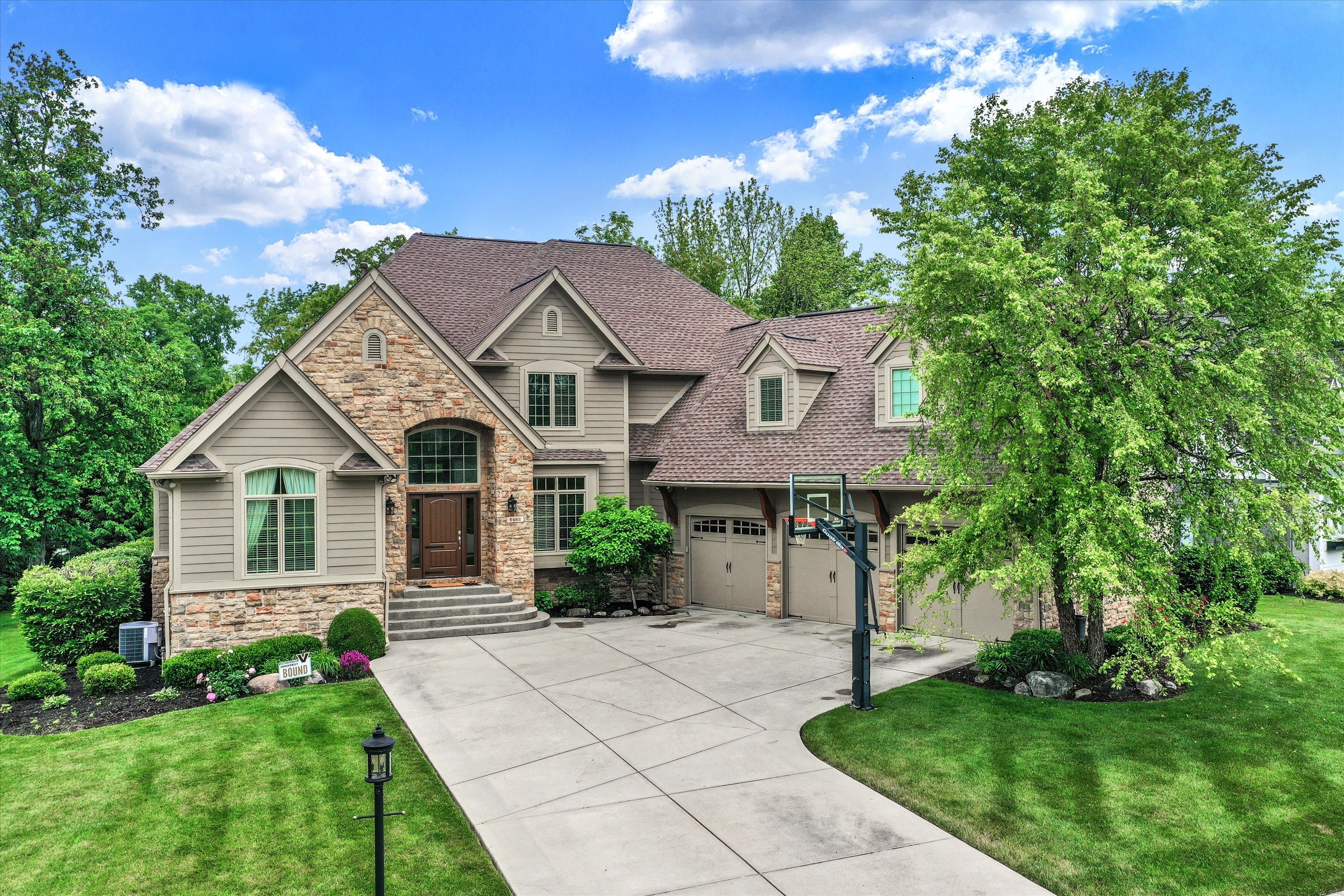 6482 Braemar Avenue N