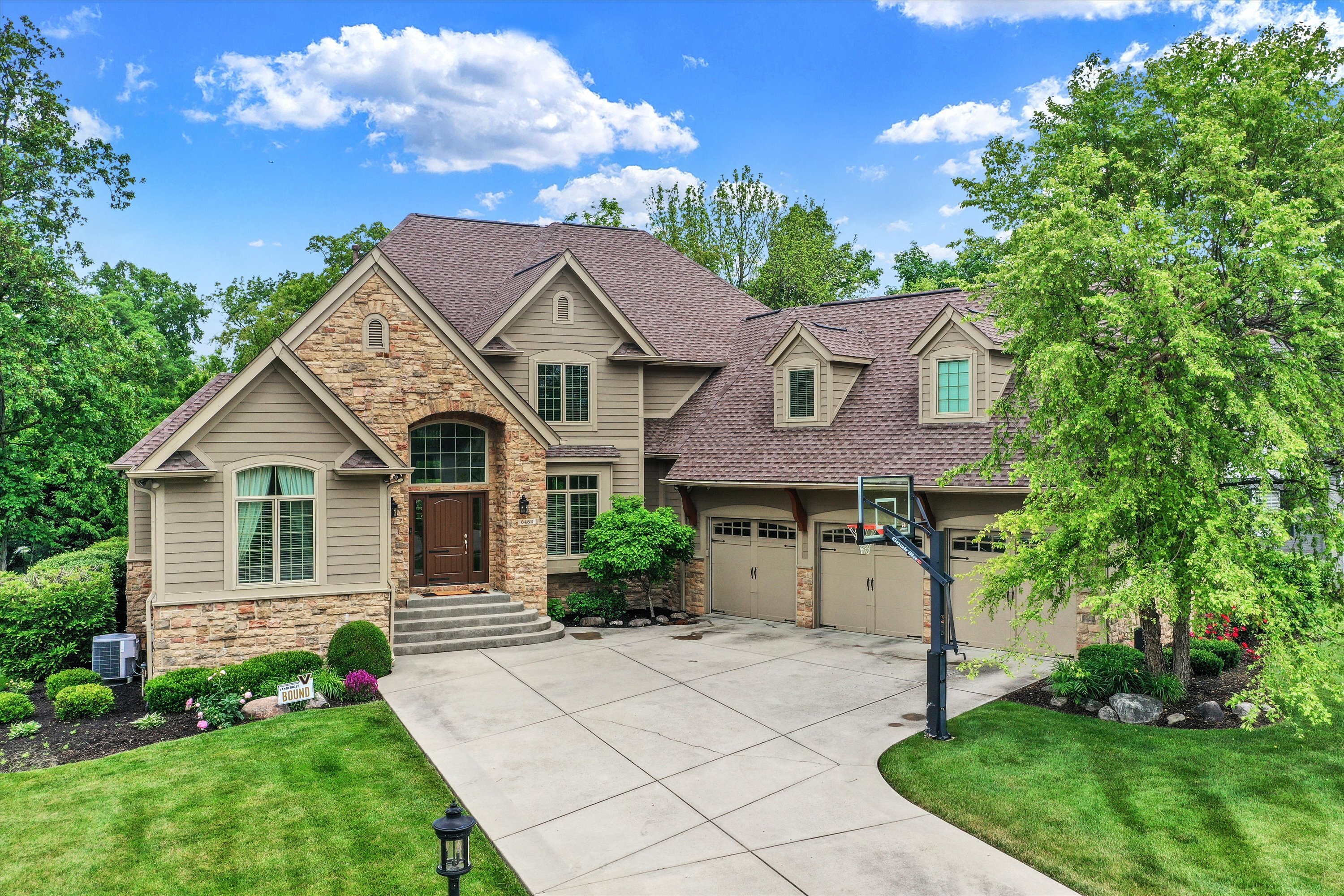 6482 Braemar Avenue N