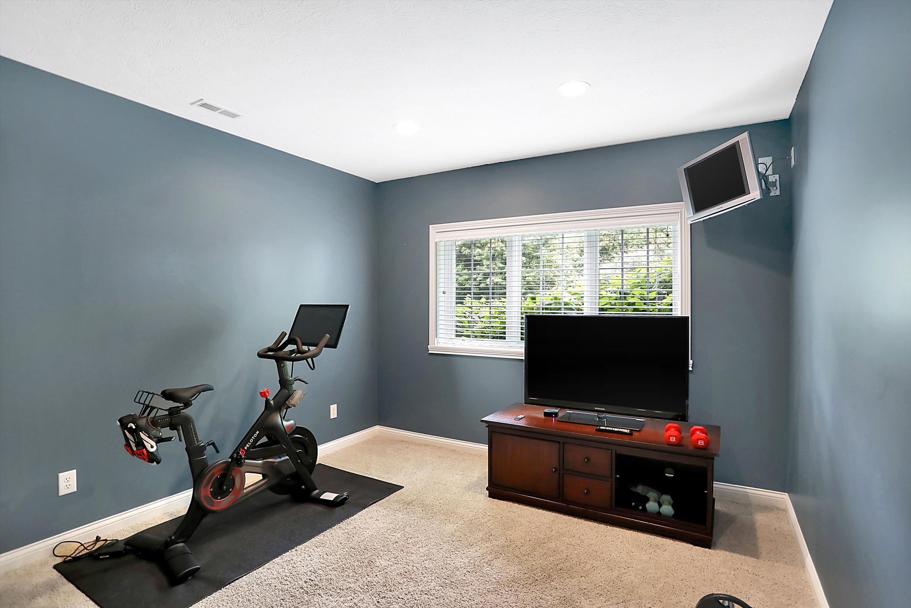 6482 Braemar Avenue N