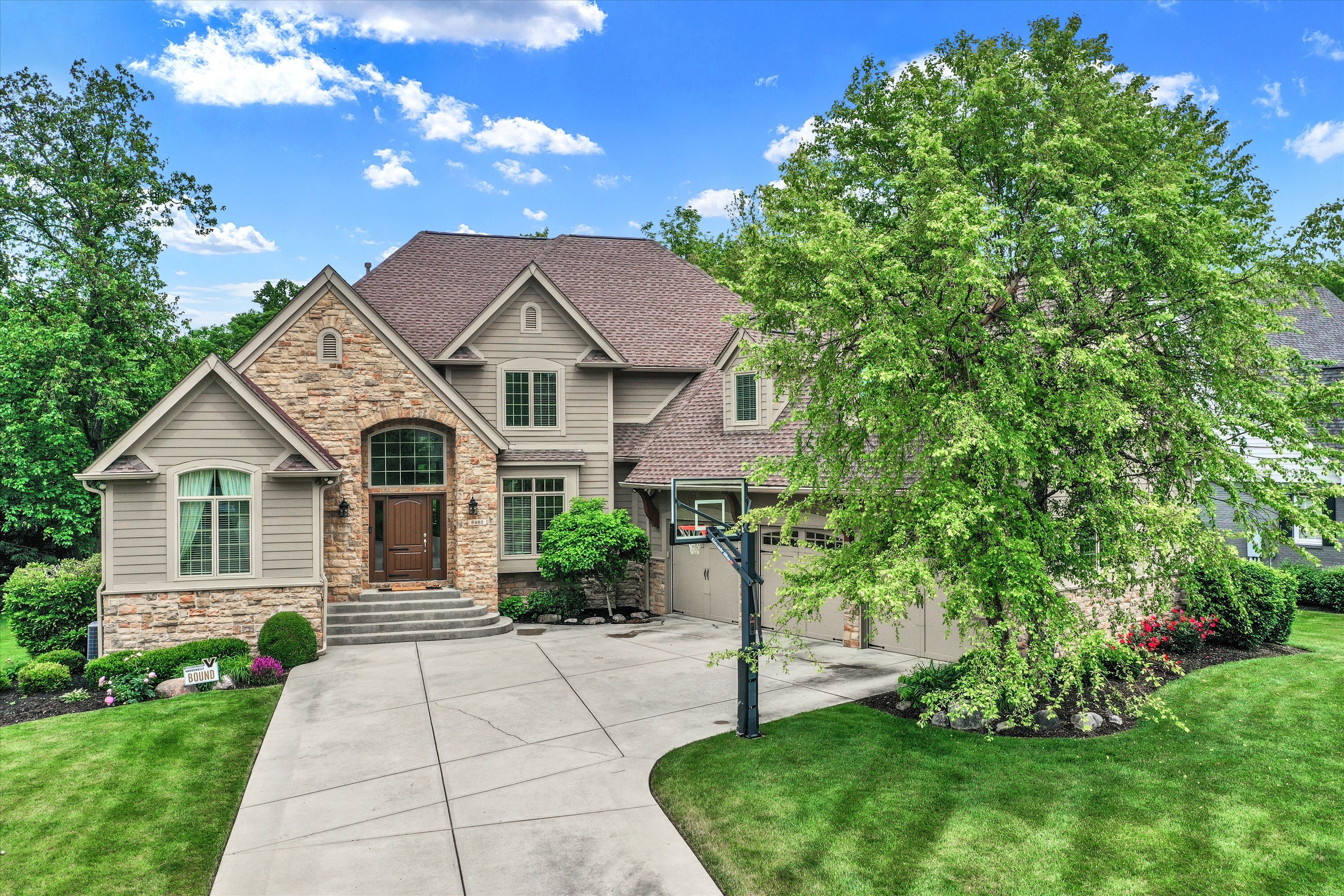 6482 Braemar Avenue N