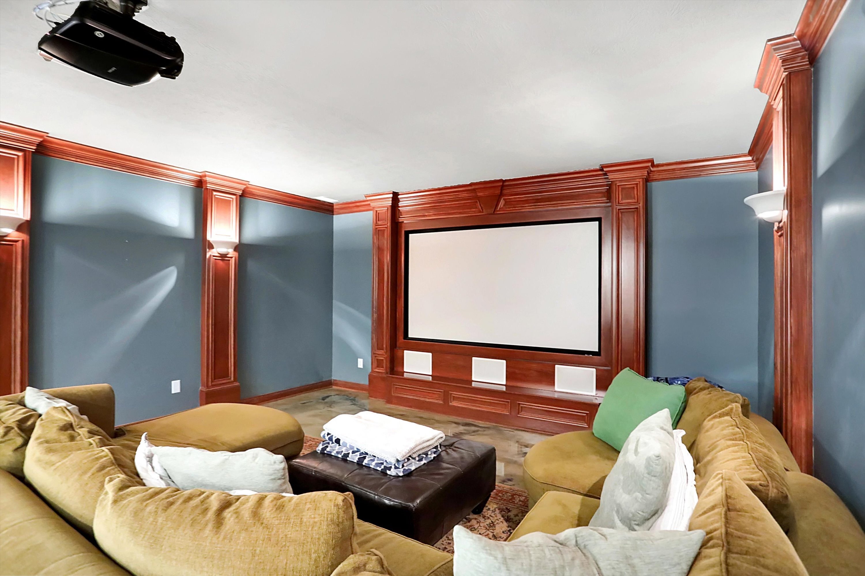 6482 Braemar Avenue N