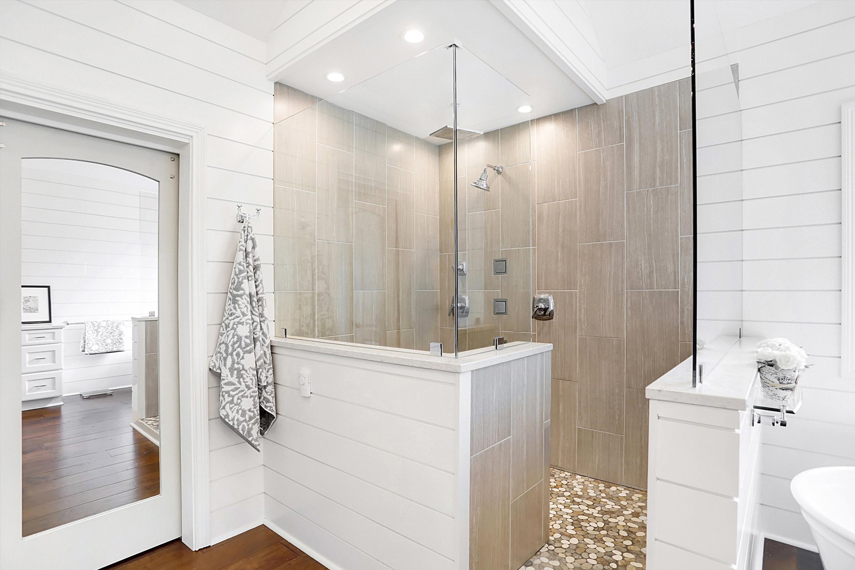 6482 Braemar Avenue N