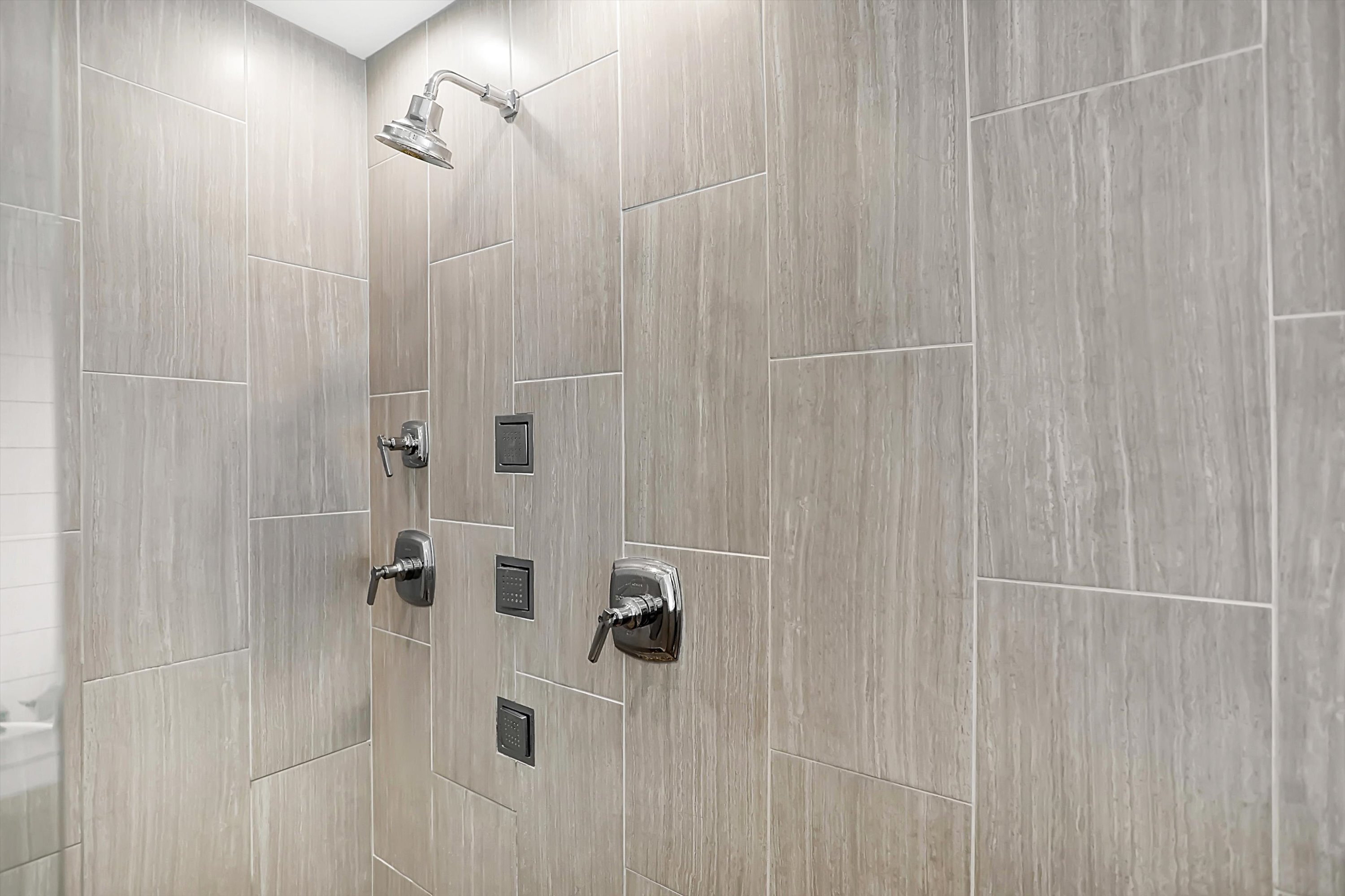 6482 Braemar Avenue N