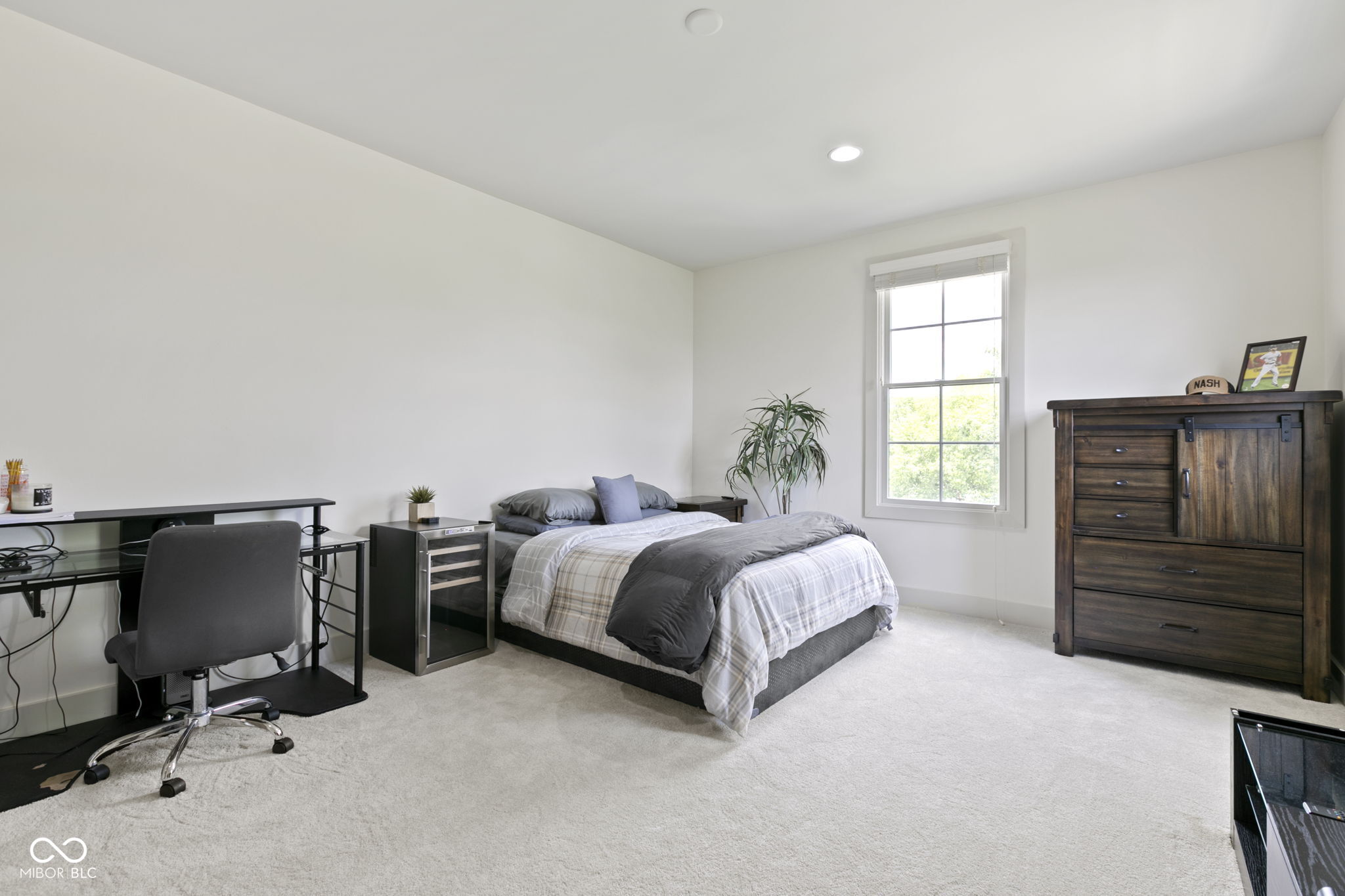 13082 Horseferry Road