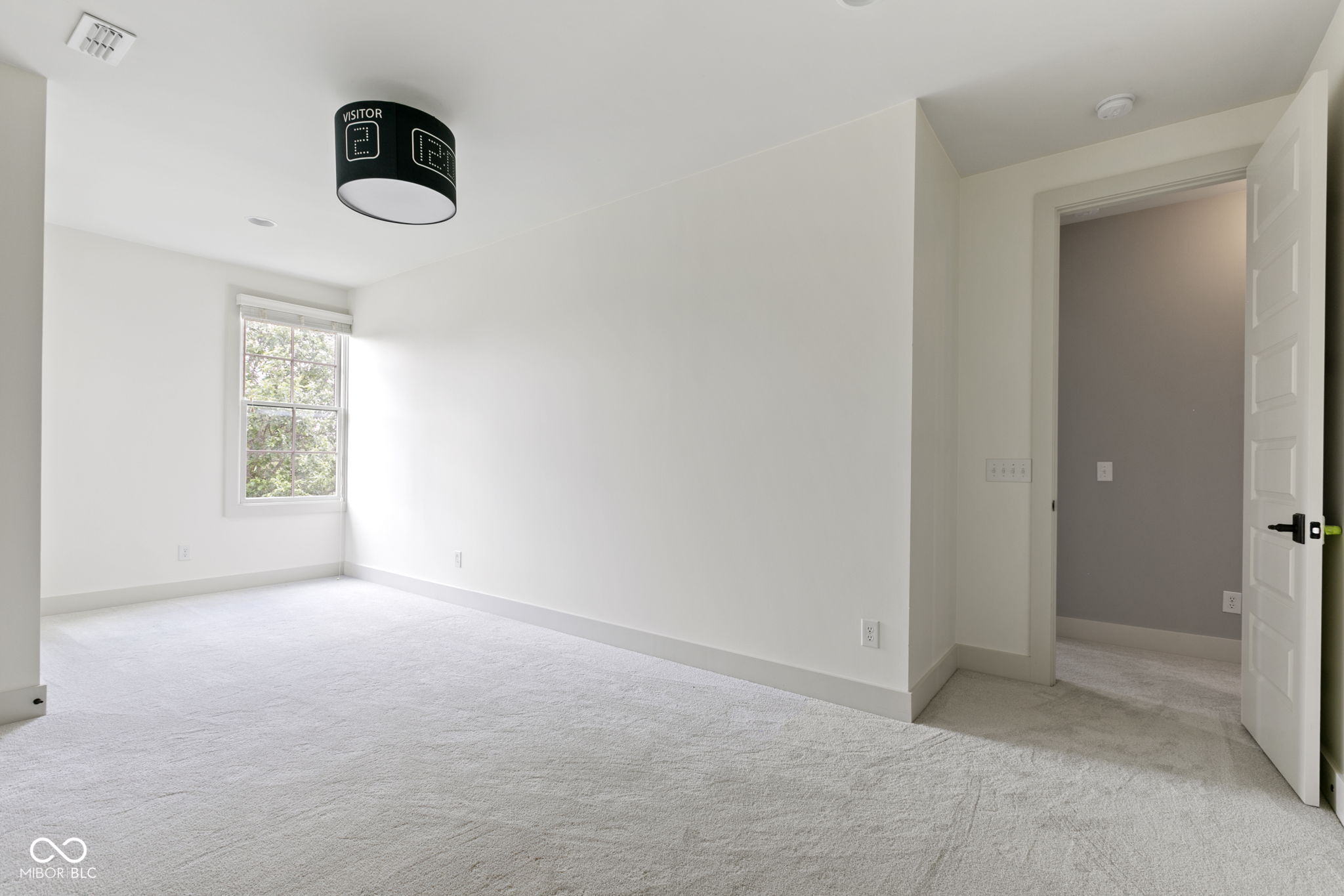 13082 Horseferry Road