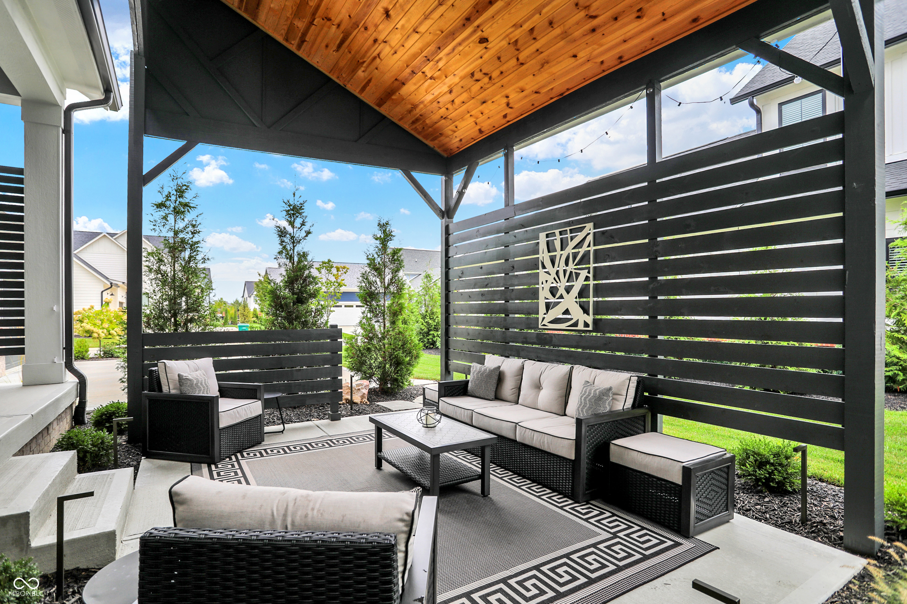 14991 Oak Hollow Lane W